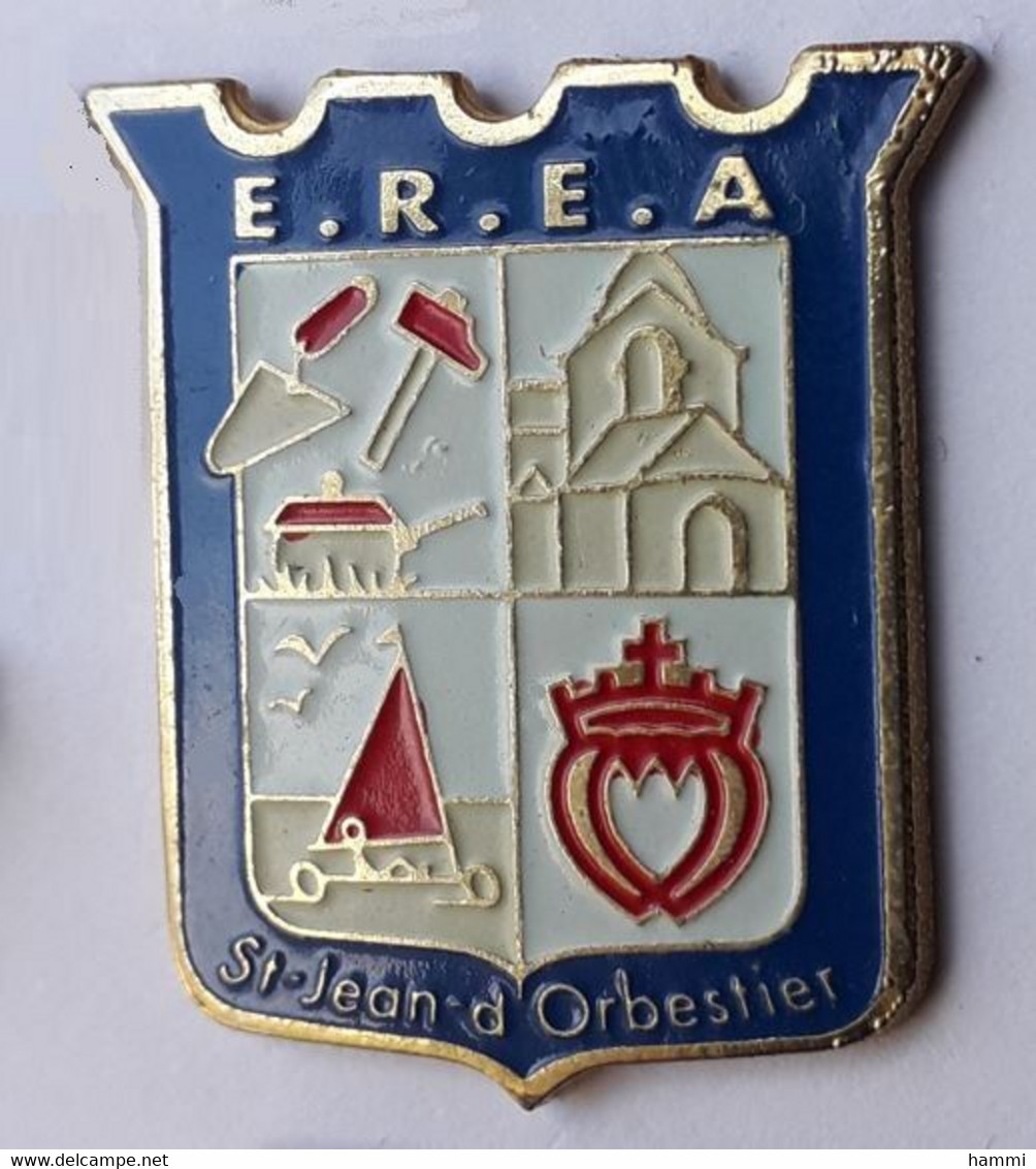 PO151 Pin's Lycée E.R.E.A ST Saint Jean D'Orbestier Les Sables-d'Olonne Vendée Char à Voile Marteau Achat Immédiat - Segeln