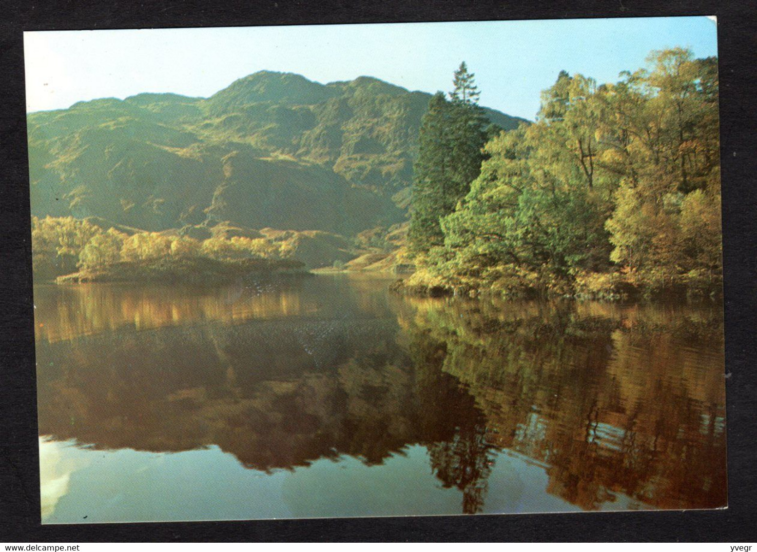 Ecosse -Loch Katrine In Autumn, The Trossachs, Perthshire Is Nated For Its Wealth Of Beautiful Wood-lands (A Dixon 84921 - Stirlingshire