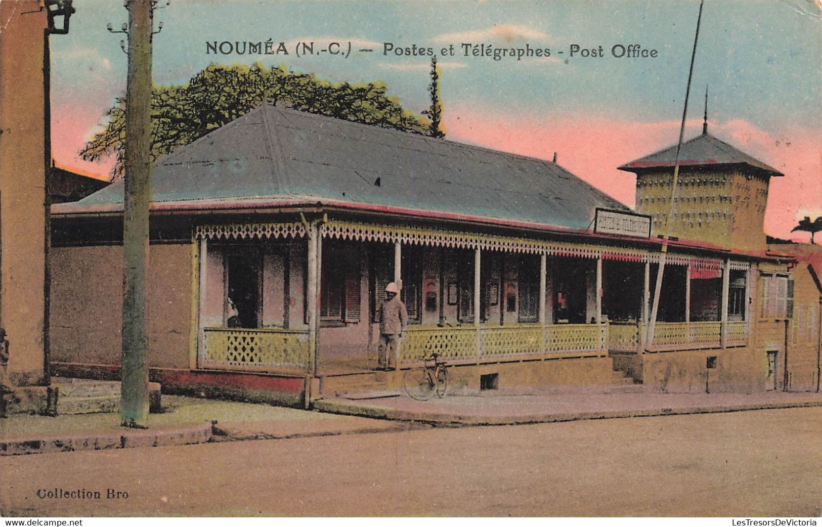 CPA NOUVELLE CALEDONIE - NOUMEA - Postes Et Telegraphes - Post Office - Collection Bro - Colorisé - Postal Services