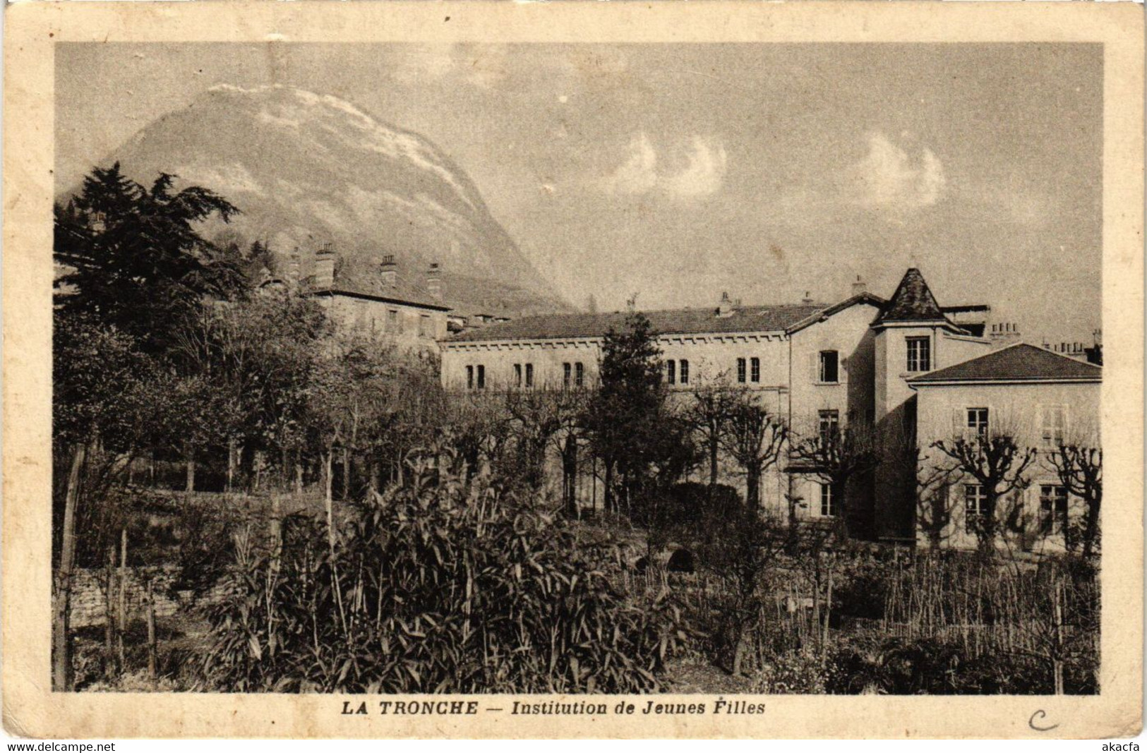 CPA La TRONCHE - Inst. De Jeunes Filles (652311) - La Tronche