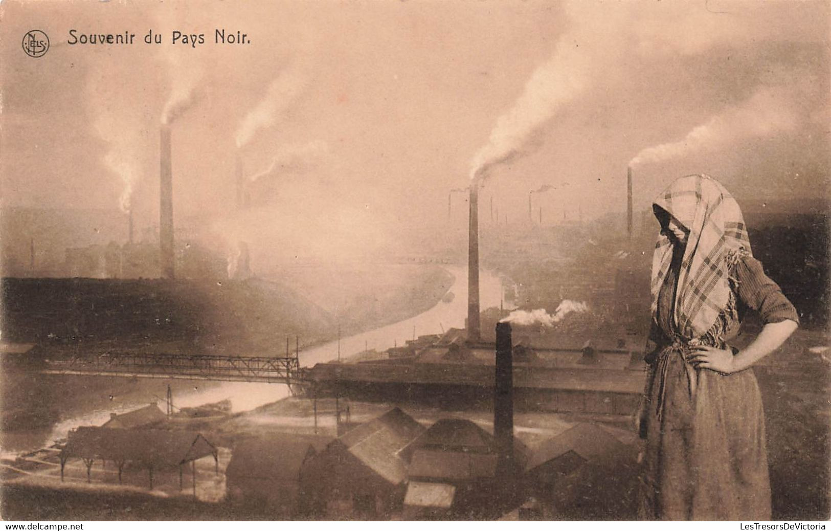 CPA Souvenir Du Pays Noir - Mine - Charbon - Femme Devant Des Usines - Nels - Oblit Charleroi En 1913 - Mijnen