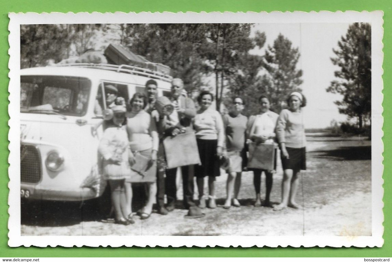 Nisa - Família Em Passeio - Old Cars - Voitures. Portalegre. Portugal (Fotográfico) - Portalegre