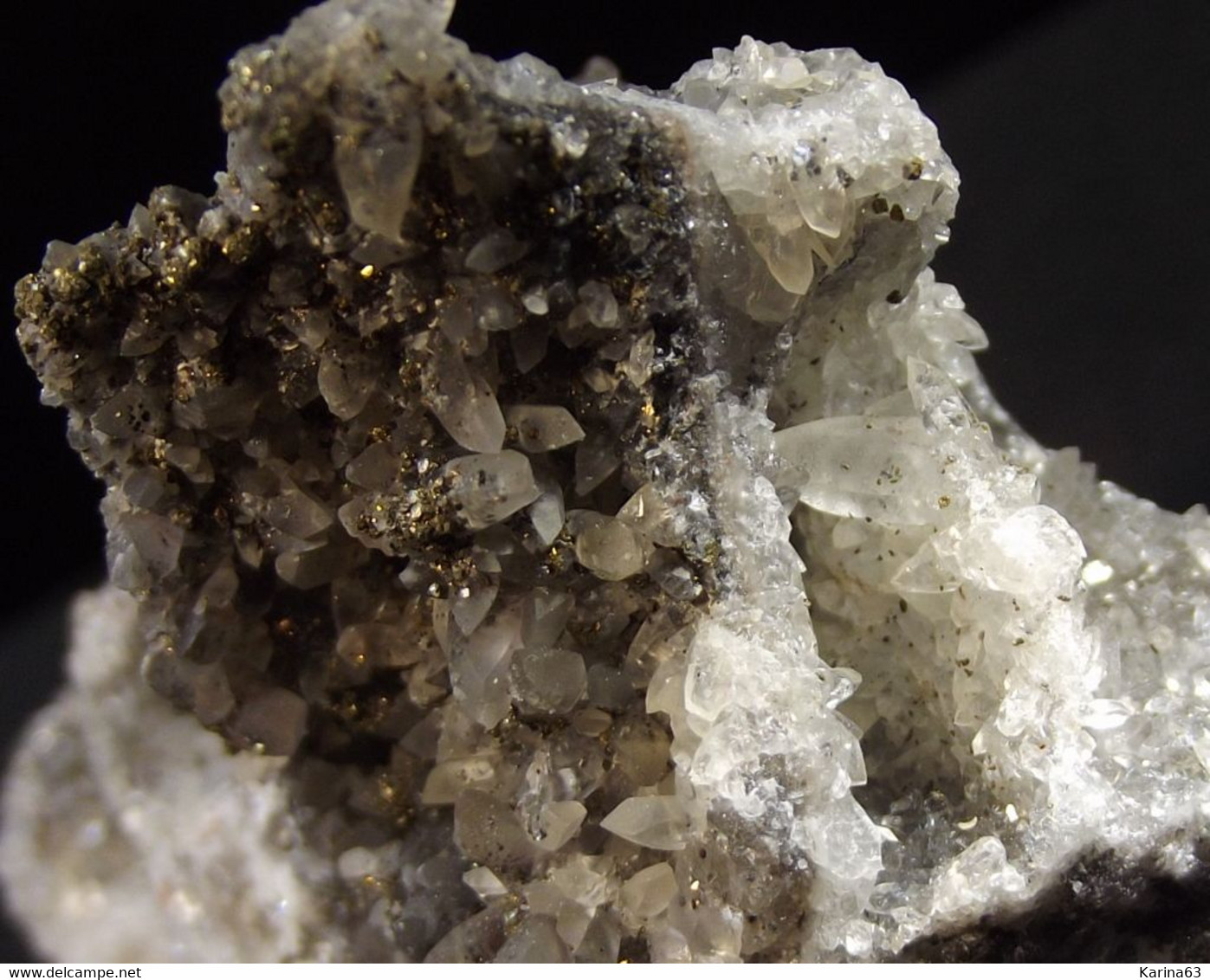 Calcite With Pyrite /Marcassite Inclusions ( 5 X 3.5 X 4.5 Cm ) Clypot Quarry - Soignies -  Wallonia - Belgium - Minéraux