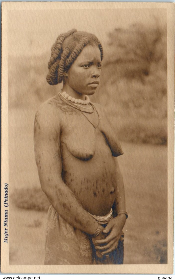 GUINEE EQUATORIALE - Mujer Ntumu (Peinado) - Guinea Equatoriale