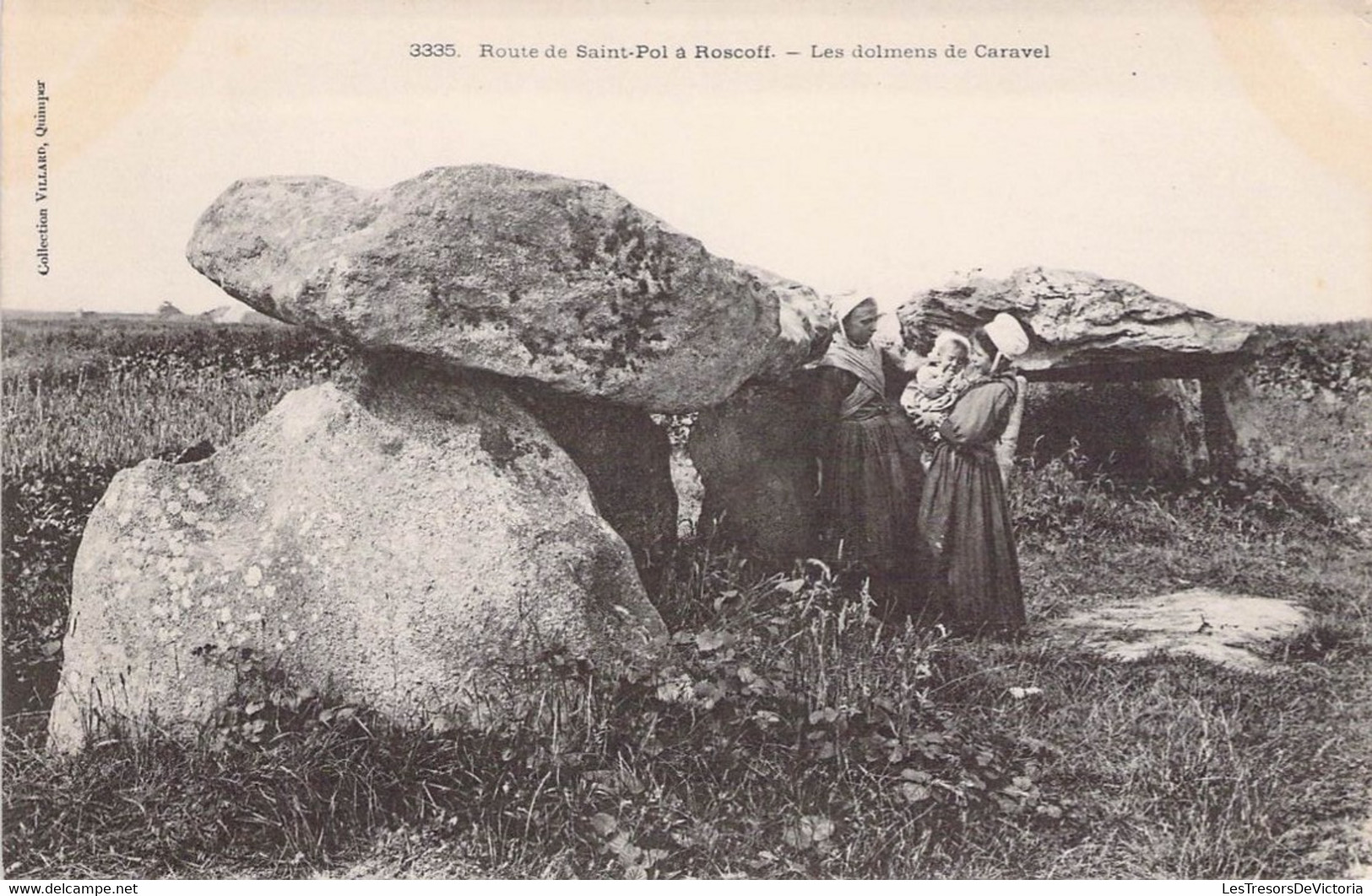 CPA France - Finistère - Route De Saint Pol à Roscoff - Les Dolmens De Caravel - Animée - Folklore - Coll. Villard - Roscoff