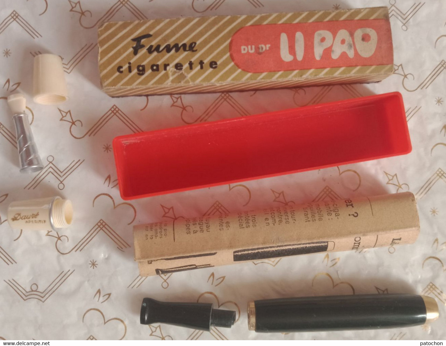 2 Fume Cigarette Li Pao Dauré Apéritif Mini Fermé 4 Cm Et Boite 11,8 Cm Vintage - Fuma Sigarette