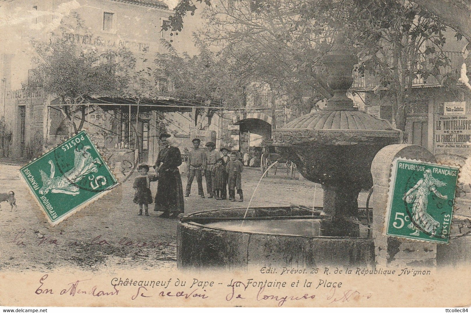 CPA-84-CHATEAUNEUF DU PAPE-La Fontaine Et La Place-Animée-Hôtel - Chateauneuf Du Pape