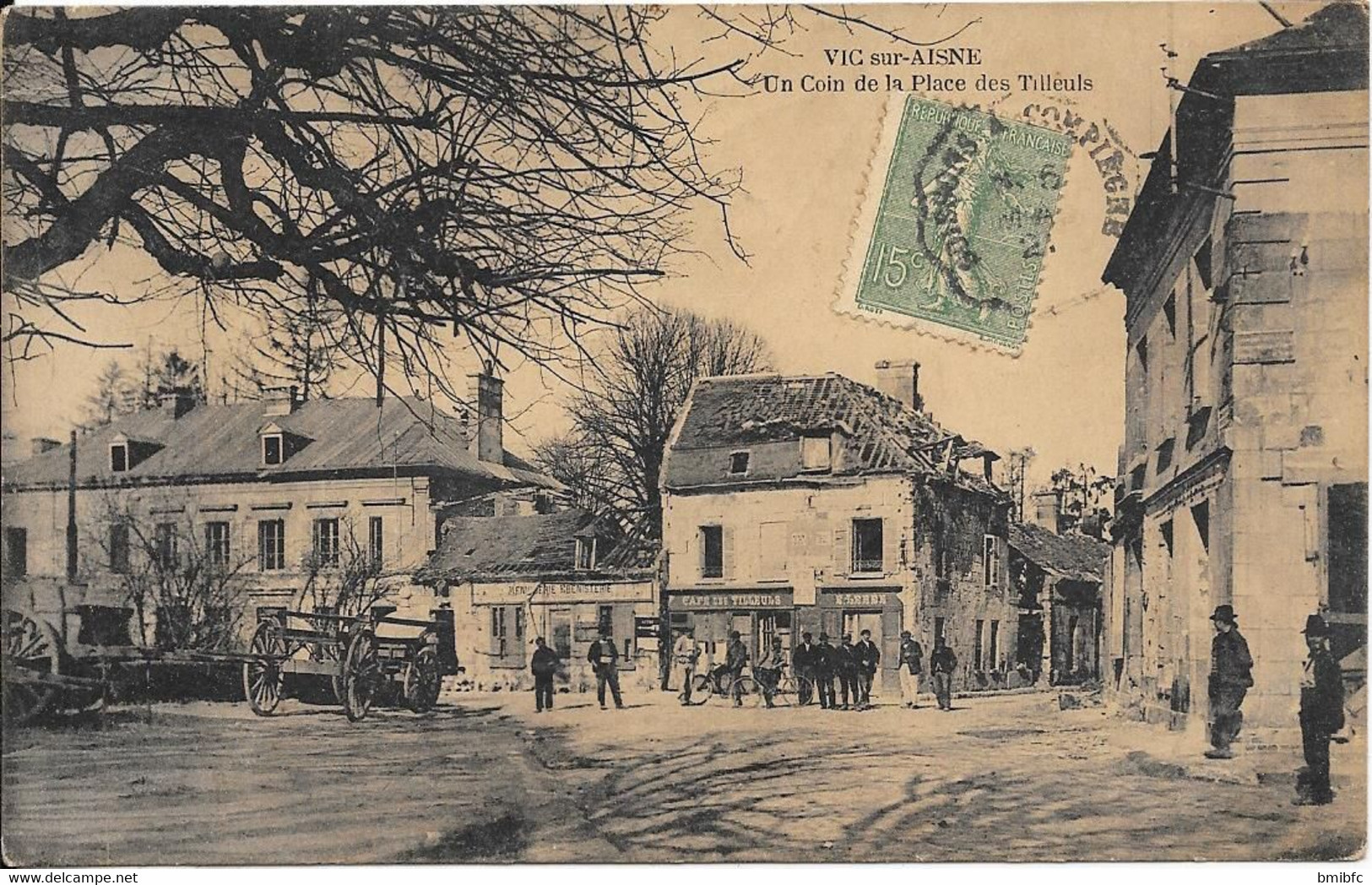 VIC-SUR-AISNE - Un Coin De La Place Des Tilleuls - Vic Sur Aisne