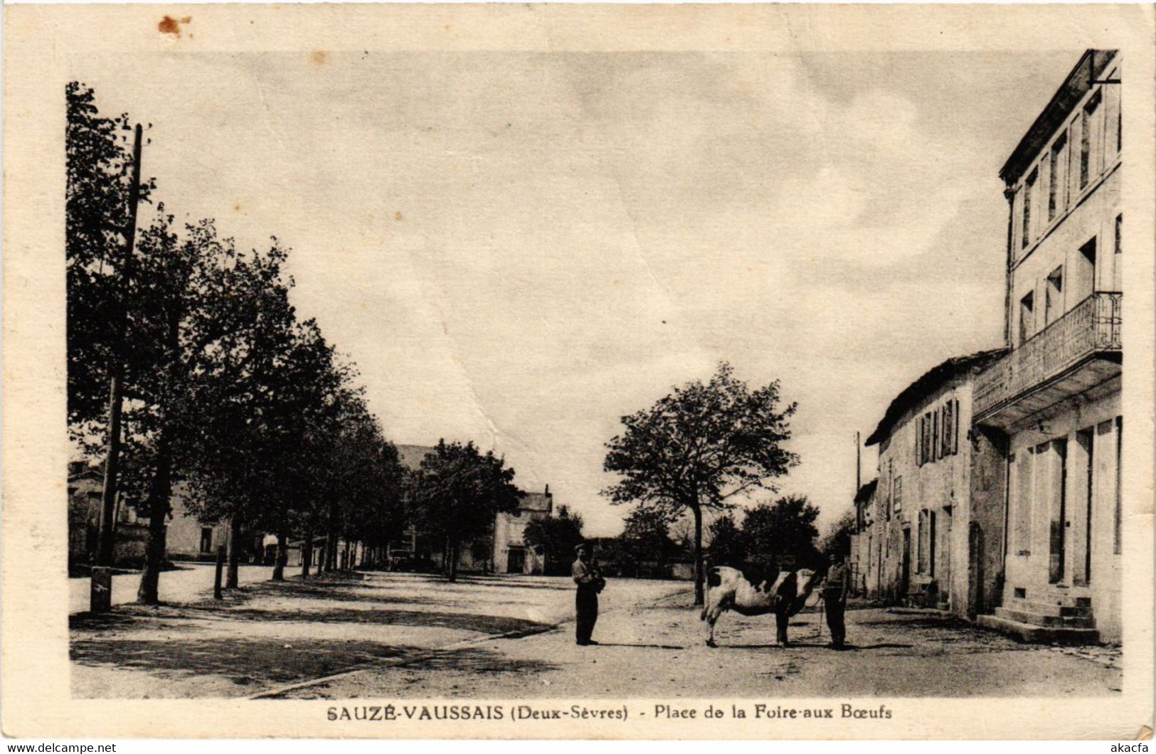 CPA SAUZE-VAUSSAIS (Deux-Sevre) - Place De La Foire-aux Boeufs (297489) - Sauze Vaussais