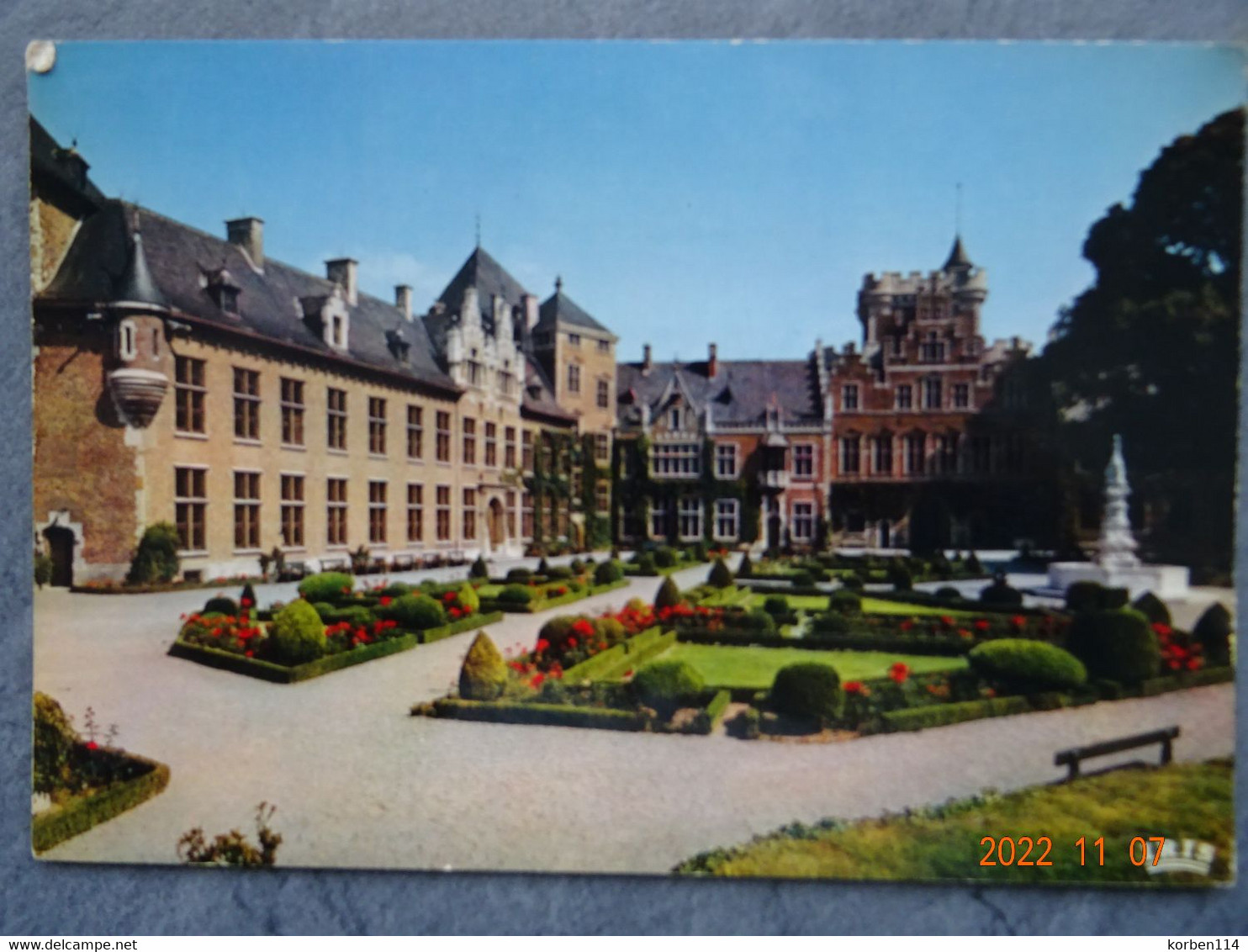 KASTEEL VAN GAASBEEK  HET BINNENHOF - Lennik