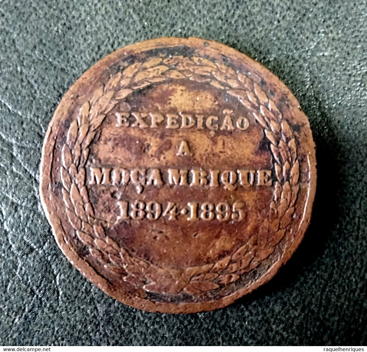 MEDALHA EXPEDIÇÃO A MOÇAMBIQUE 1894-1895 - RAINHA D. AMELIA (CX#02-66) - Monarquía / Nobleza