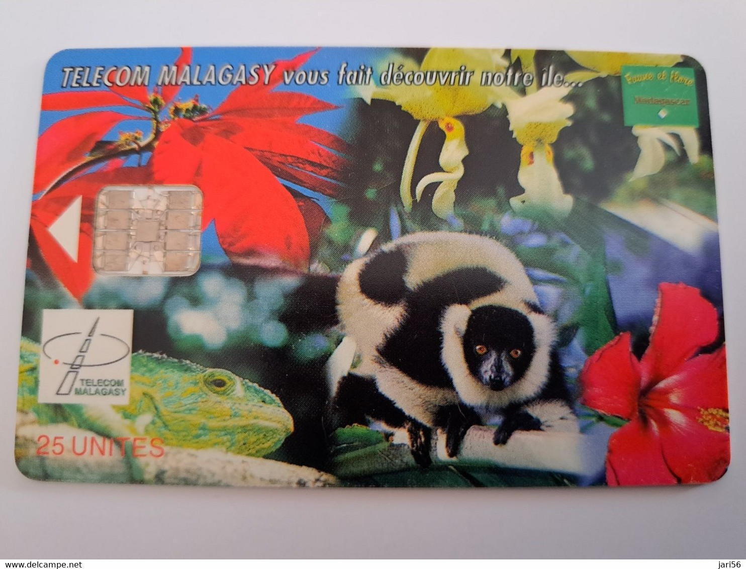 MADAGASCAR/MALAGACY CHIPCARD 25 UNITS / MAKI MONKEY/ FLOWERS DATE 12/00  USED CARD     ** 11919** - Madagascar