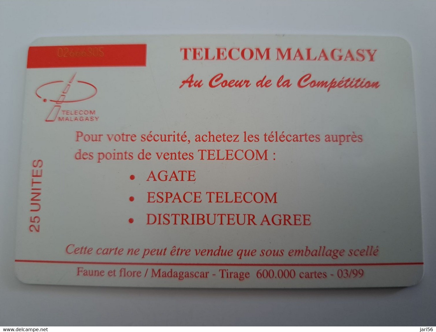 MADAGASCAR/MALAGACY CHIPCARD 25 UNITS / MAKI MONKEY/ FLOWERS DATE 03/99  USED CARD     ** 11920** - Madagascar