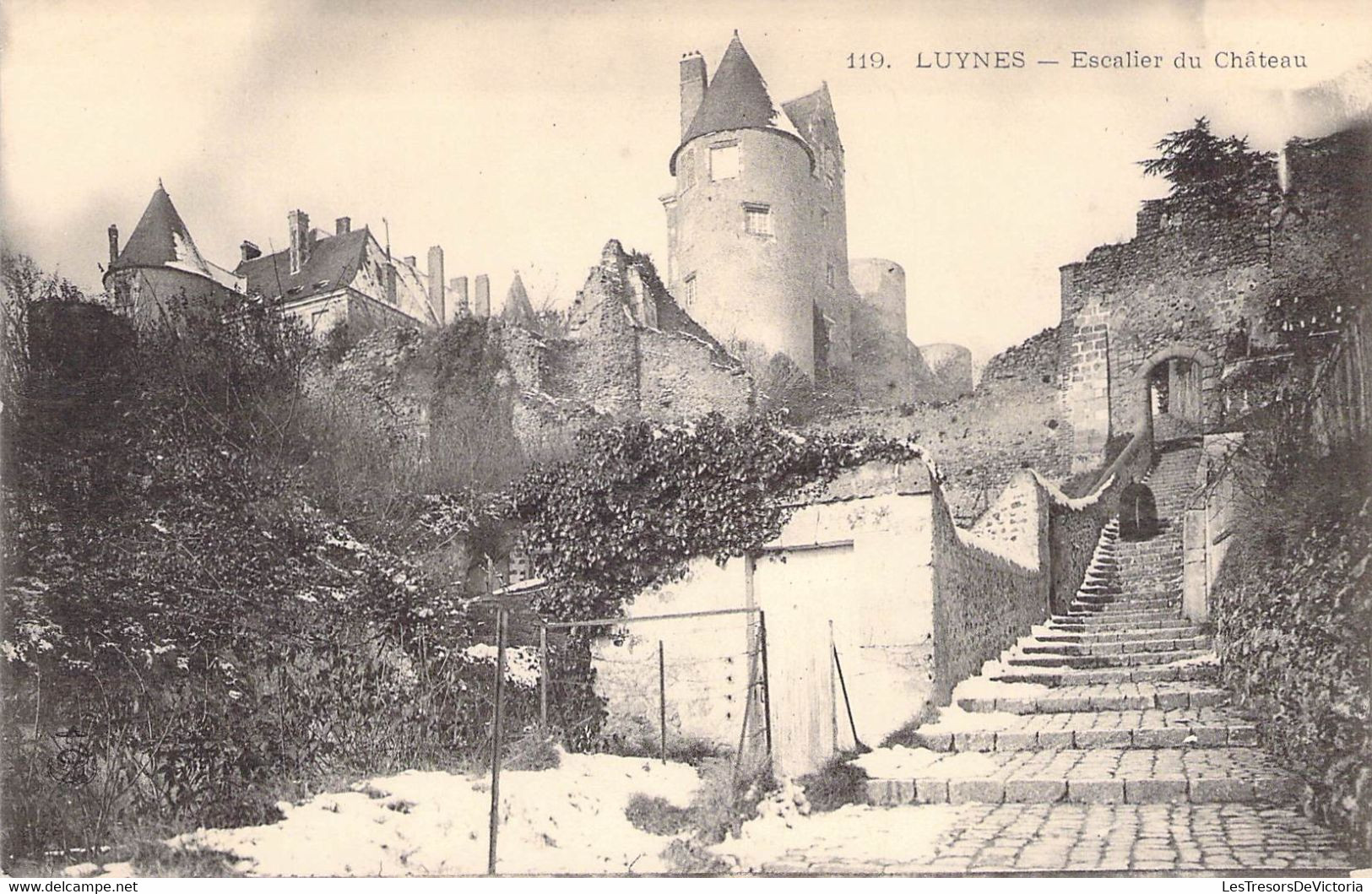 CPA France - Indre Et Loire - Luynes - Escalier Du Château - Animée - Ruines - Vestiges - Dos Non Divisé - Luynes