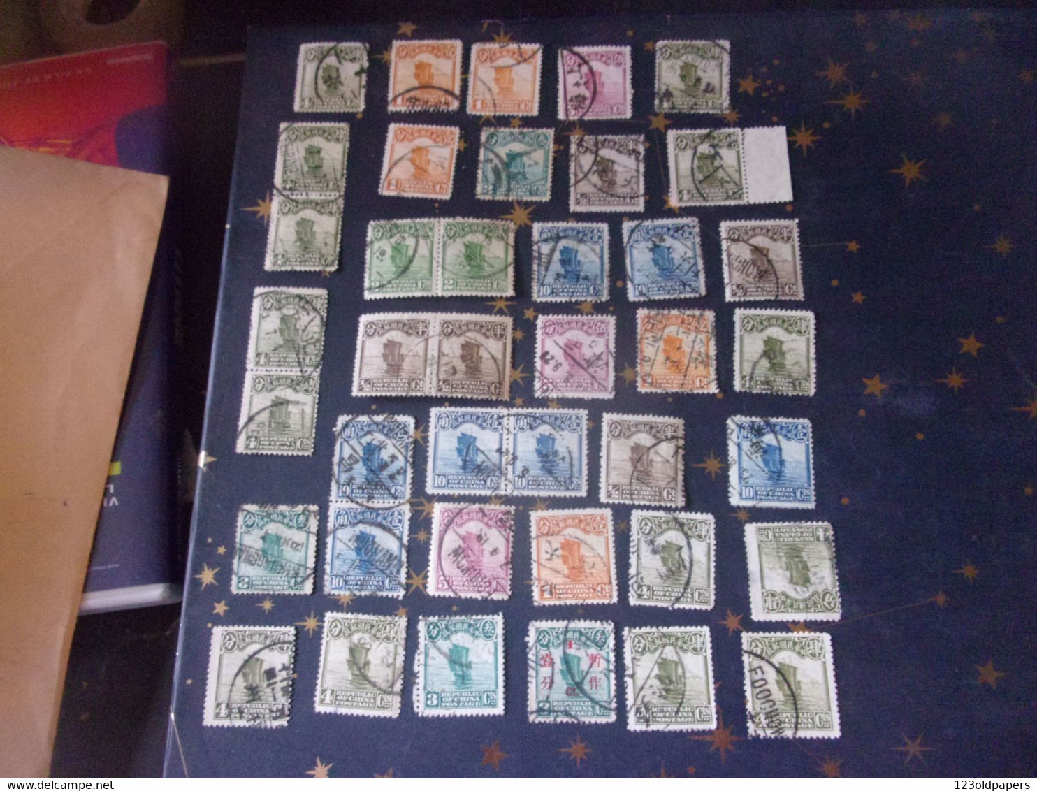 LOT DE 40 TIMBRES CHINE CHINOIS OBLITERES SURCHARGE .. A VOIR 旧中国邮票  Jiù zhōngguó yóupiào