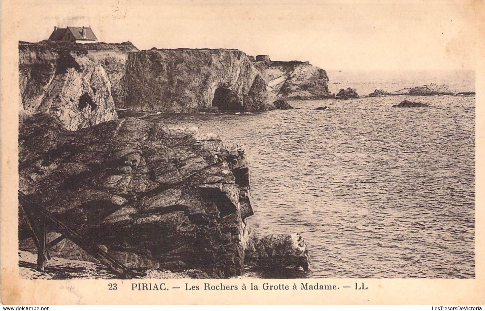 CPA France - Loire Atlantique - Piriac - Les Rochers ) La Grotte à Madame - L. L. - Oblitérée 1935 Loire Inférieure - Piriac Sur Mer