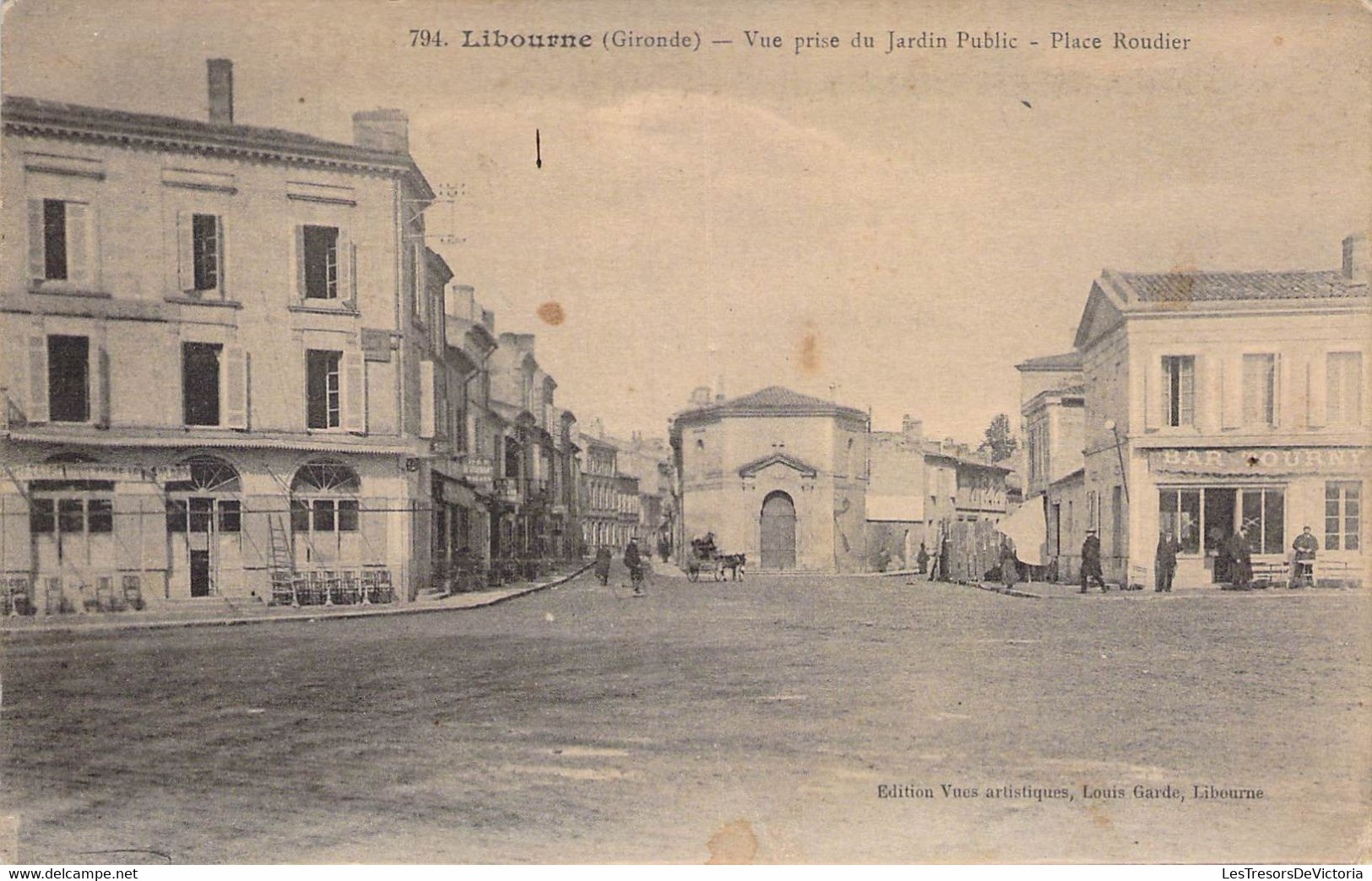 CPA France - 33 - LIBOURNE - Vue Prise Du Jardin Public - Place Roudier - Commerces Animée - Libourne