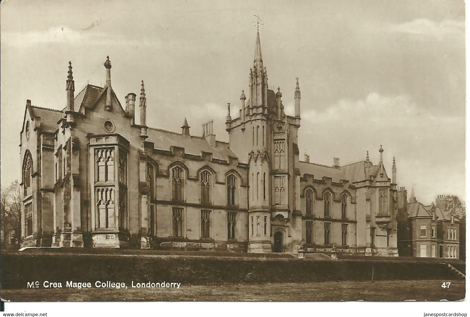 REAL PHOTOGRAPHIC POSTCARD -Mc CREA MAGEE COLLEGE - LONDONDERRY - - Londonderry