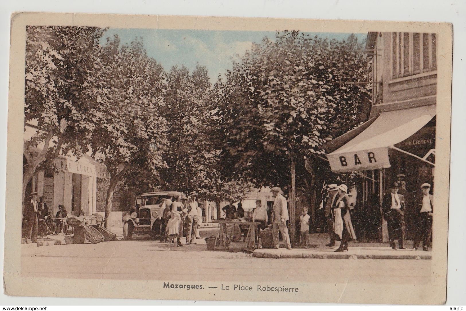 CPA 13   MAZARGUES LA  PLACE ROBESPIERRE  RARE Non Circulée Edition TARDY//BE Très Animée + Voiture/ Année 1930!!!! - Quartiers Sud, Mazargues, Bonneveine, Pointe Rouge, Calanques