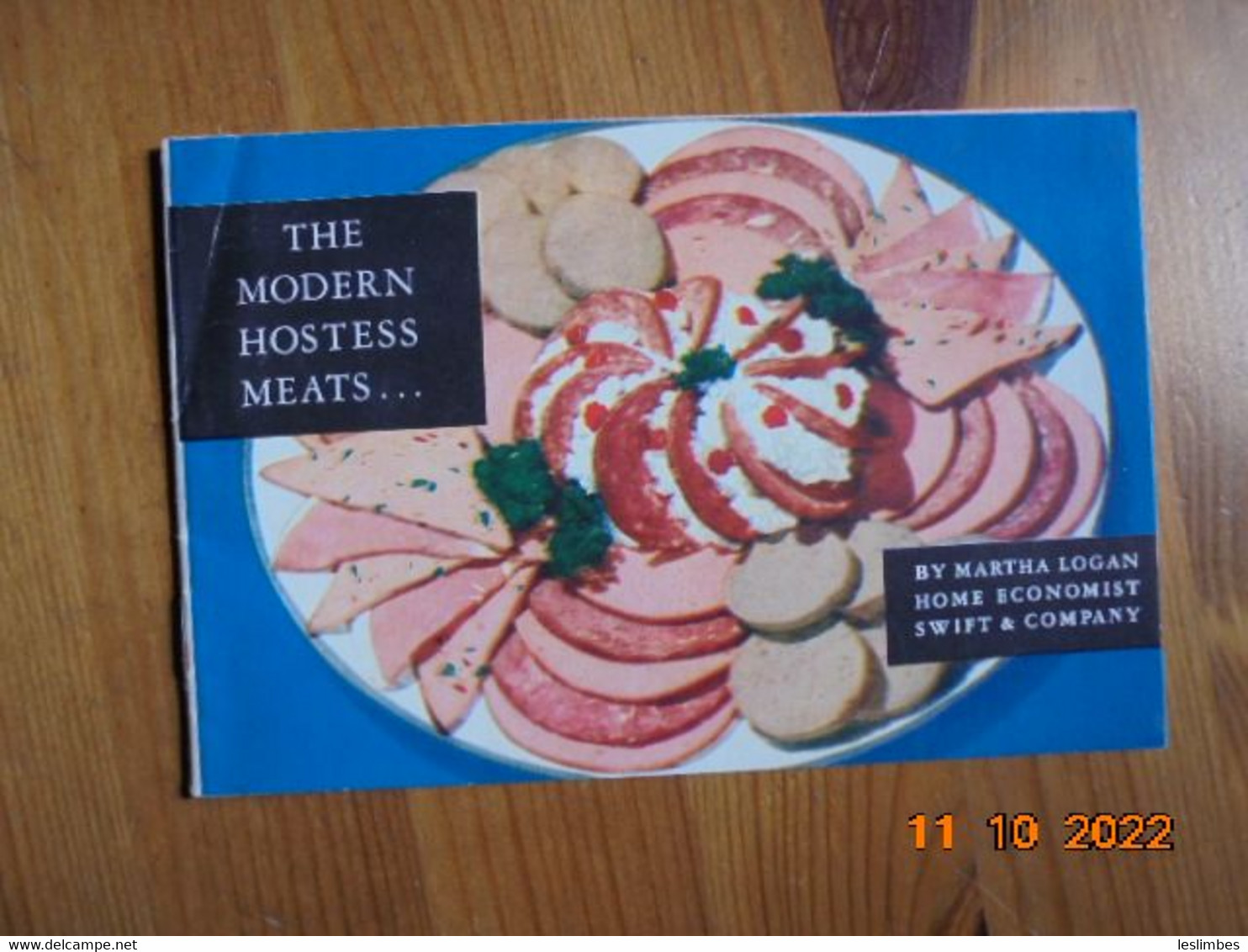 Modern Hostess Meats... [by] Martha Logan [for] Swift & Company - Américaine