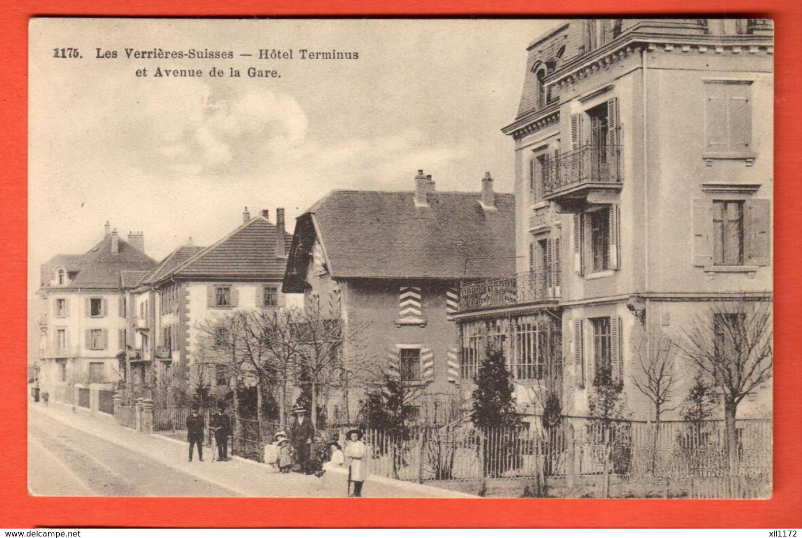 ZSI-33 Les Verrières-Suisses Hotel Terminus Et Avenue De La Gare TRES ANIME. Mention Au Dos : 1910. NC. Bous 1175 - Les Verrières