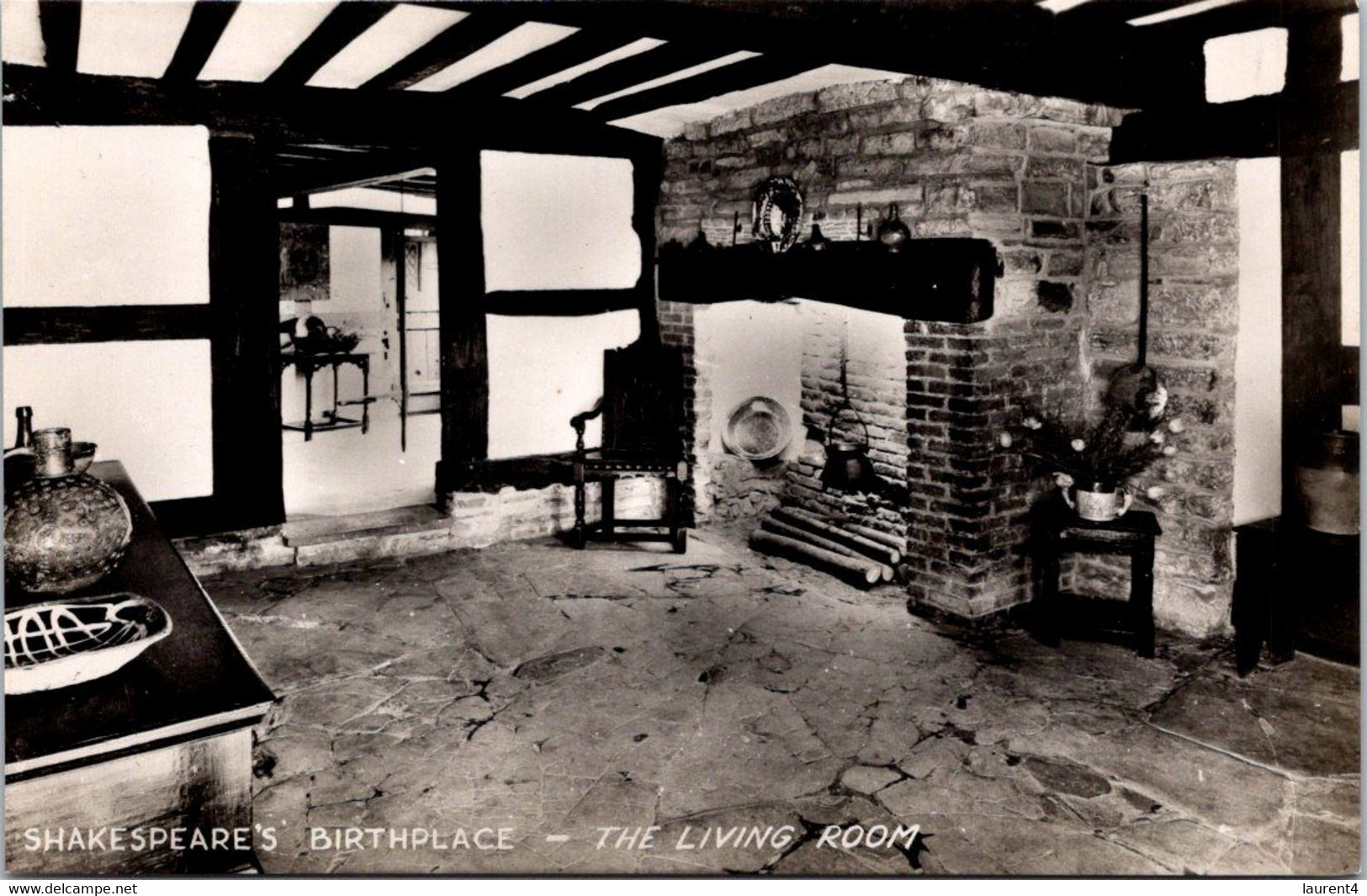 (1 M 24) VERY OLD - (b/w) Shakespeares's Birthplace - The Living Room - Stratford Upon Avon