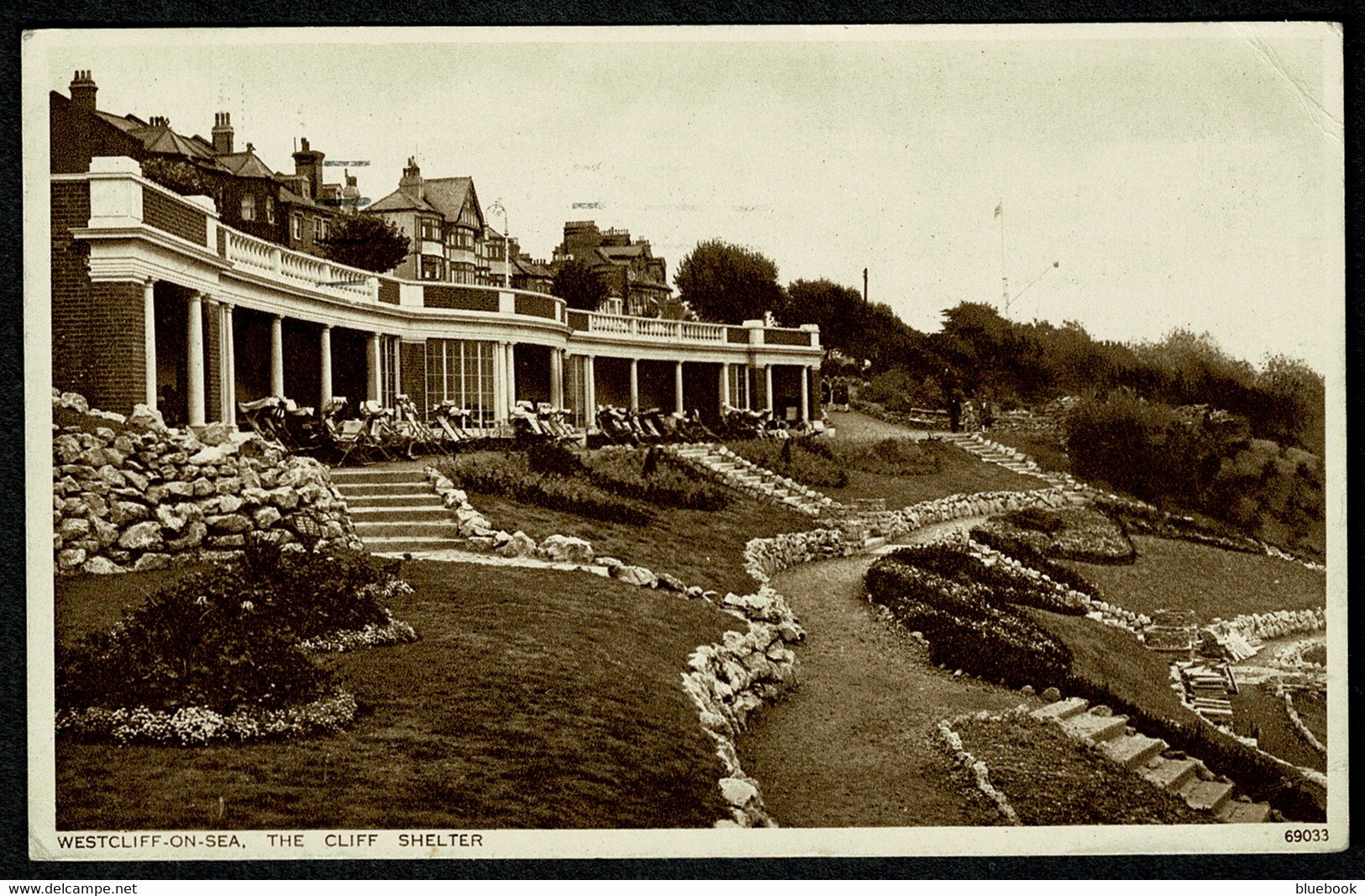 Ref 1579 - 1932 Postcard - The Cliff Shelter - Westcliff-on-Sea Essex - Southend, Westcliff & Leigh