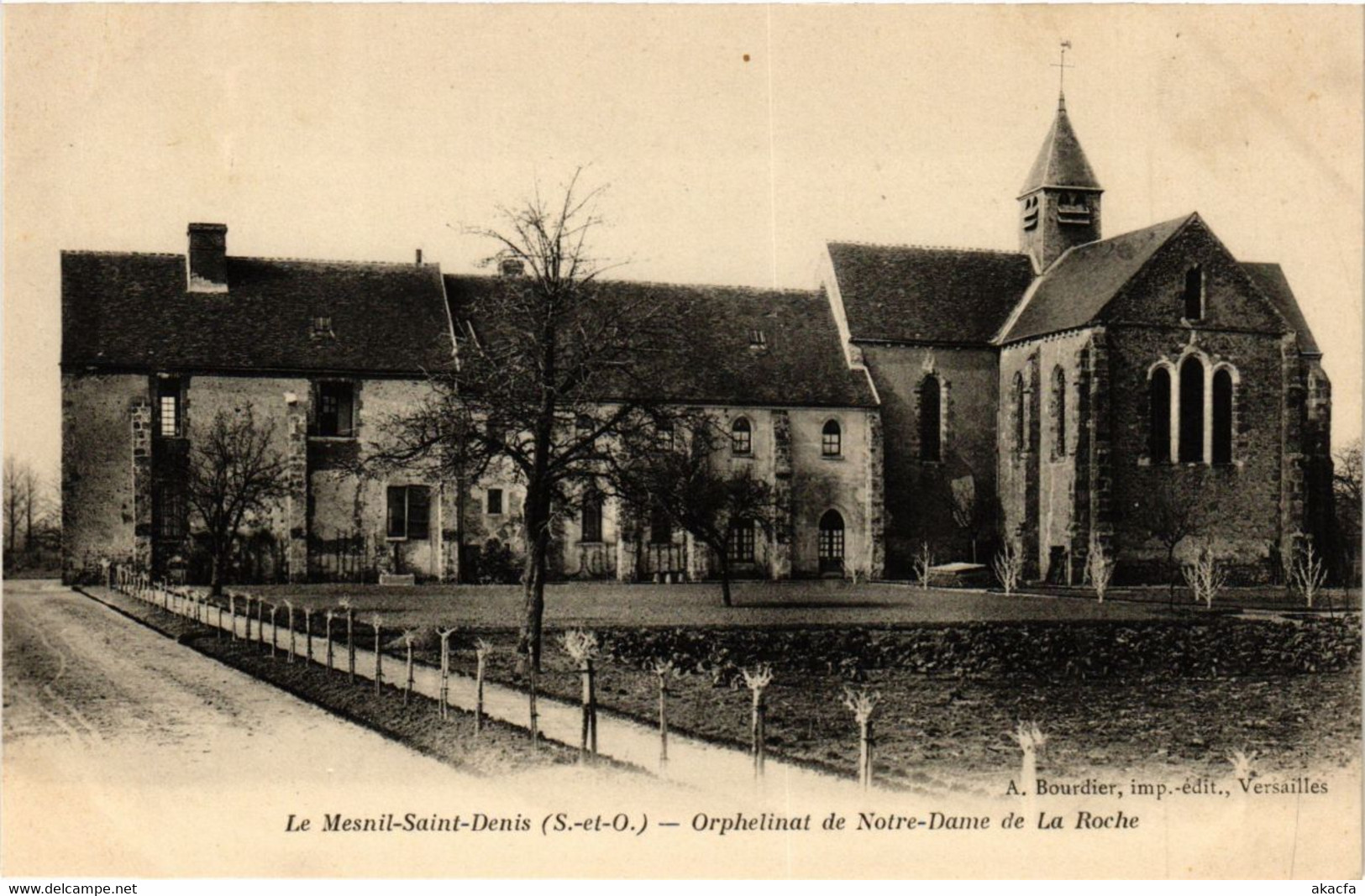 CPA Le MESNIL-St-DENIS - Orphelinat De Notre-Dame De La... (246796) - Le Mesnil Saint Denis