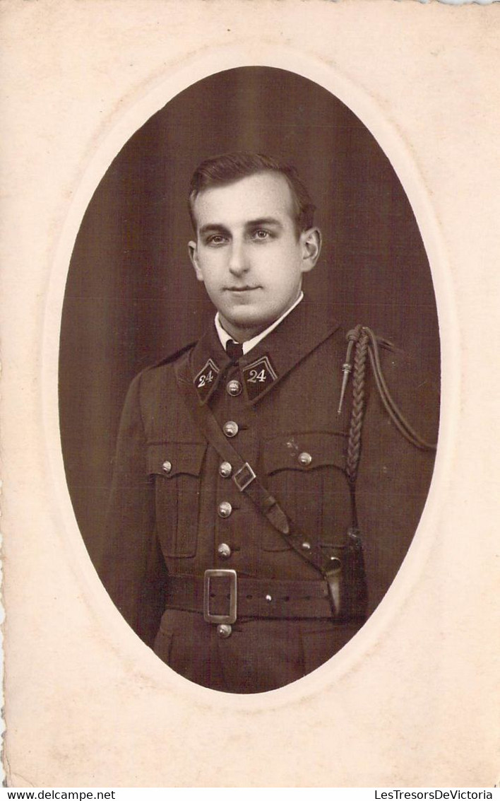 CPA MILITARIAT - René LAUCOURT 24è RI Campagne 1939 40 - 81èm Bataillon Chasseur à Pieds - Le Portrait D'art VERSAILLES - Uniformen