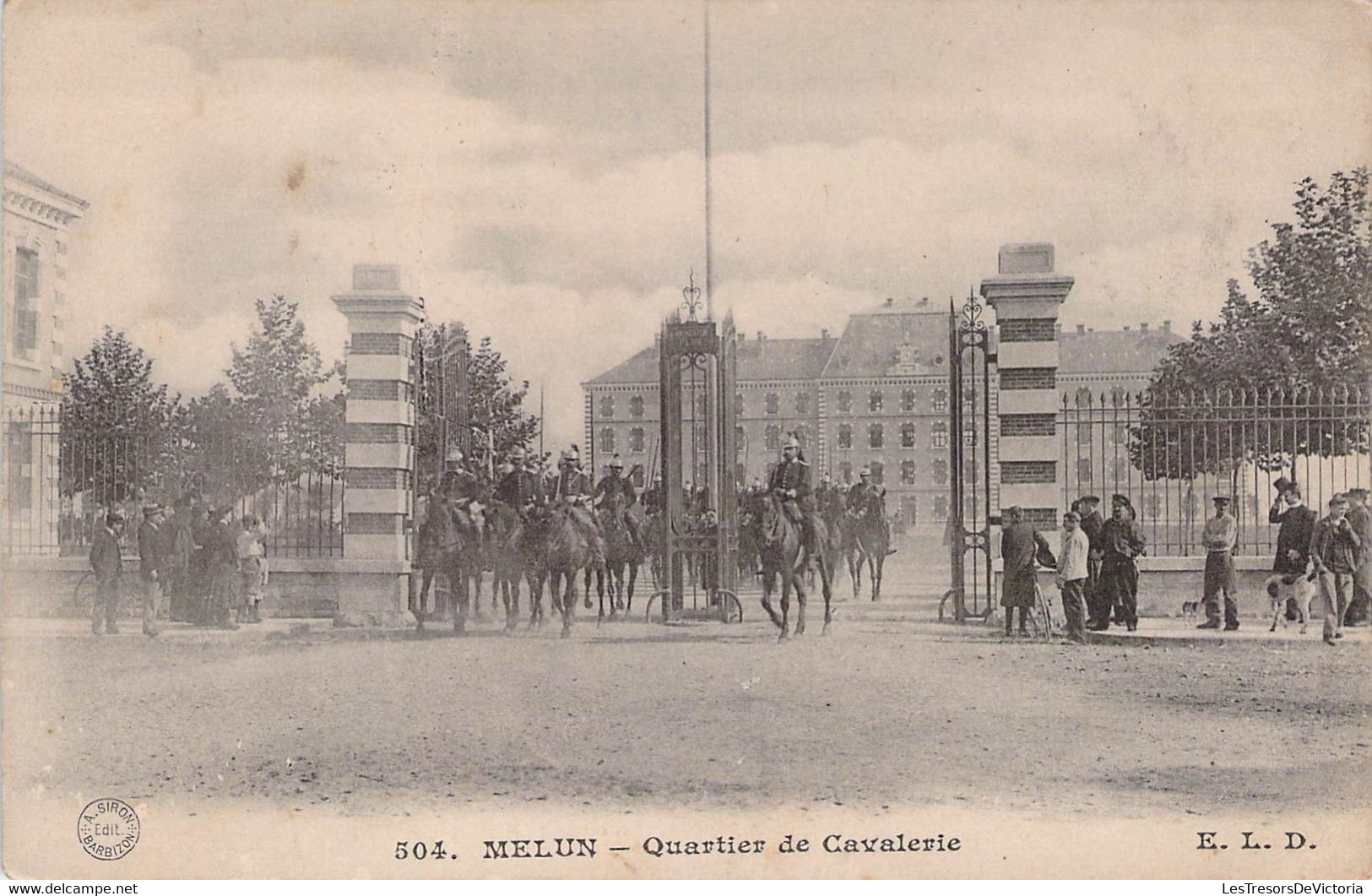 CPA MILITARIAT - MEULUN - Quartier De La Cavalerie - ELD - Kasernen