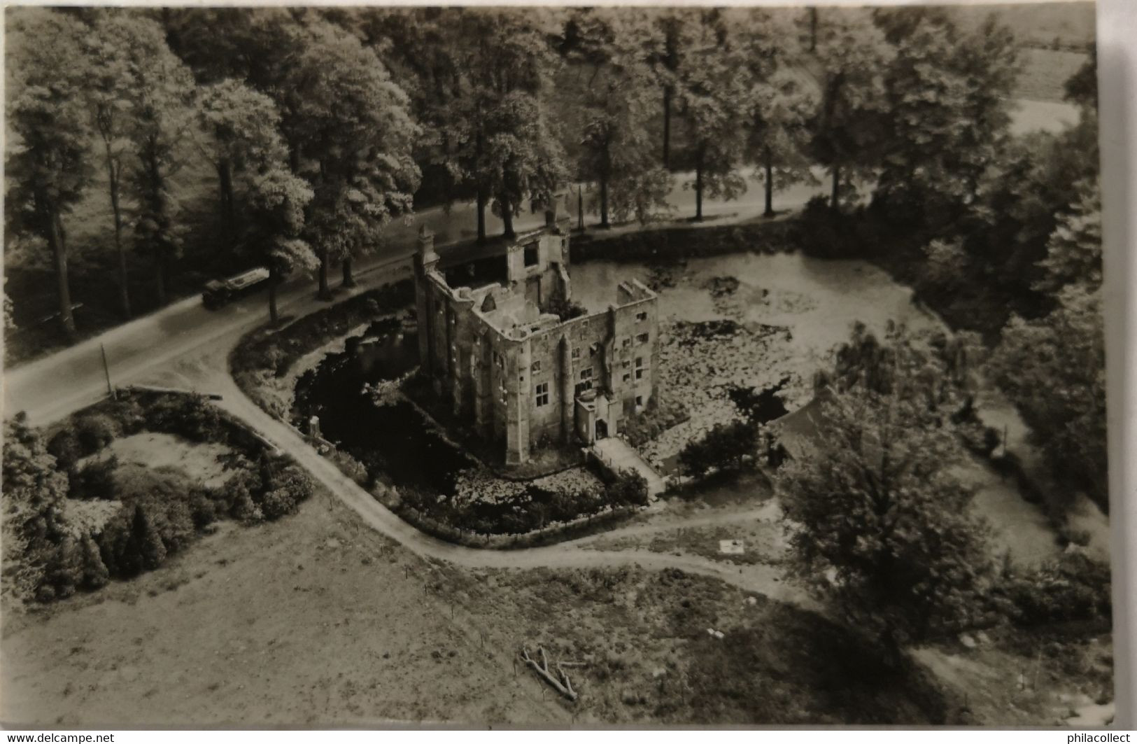 Deurne (N - Br.) "Ruïne Kasteel (Verwoest 1945) KLM Luchtfoto 1957 - Deurne