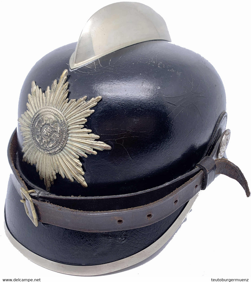 Feuerwehrhelm Um 1900, Feuerwehr Lippe. Hersteller Carl Henkel, Bielefeld. 25 X 18 X 16 Cm. - Firemen