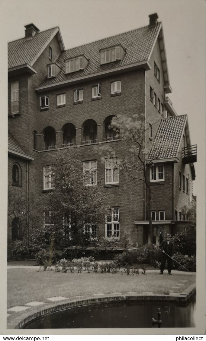 Leiden // St. Elisabeth Ziekenhuis - Gedeelte Zusterhuis En Tuin 1951 - Leiden