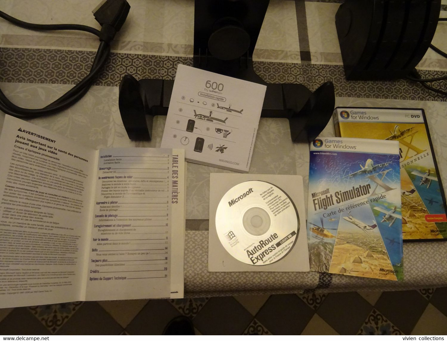 Jeux Microsoft simulateur de conduite volant + pédalier SideWinder (env 20 ans)et de vol Flight Simulator X (env 15 ans)