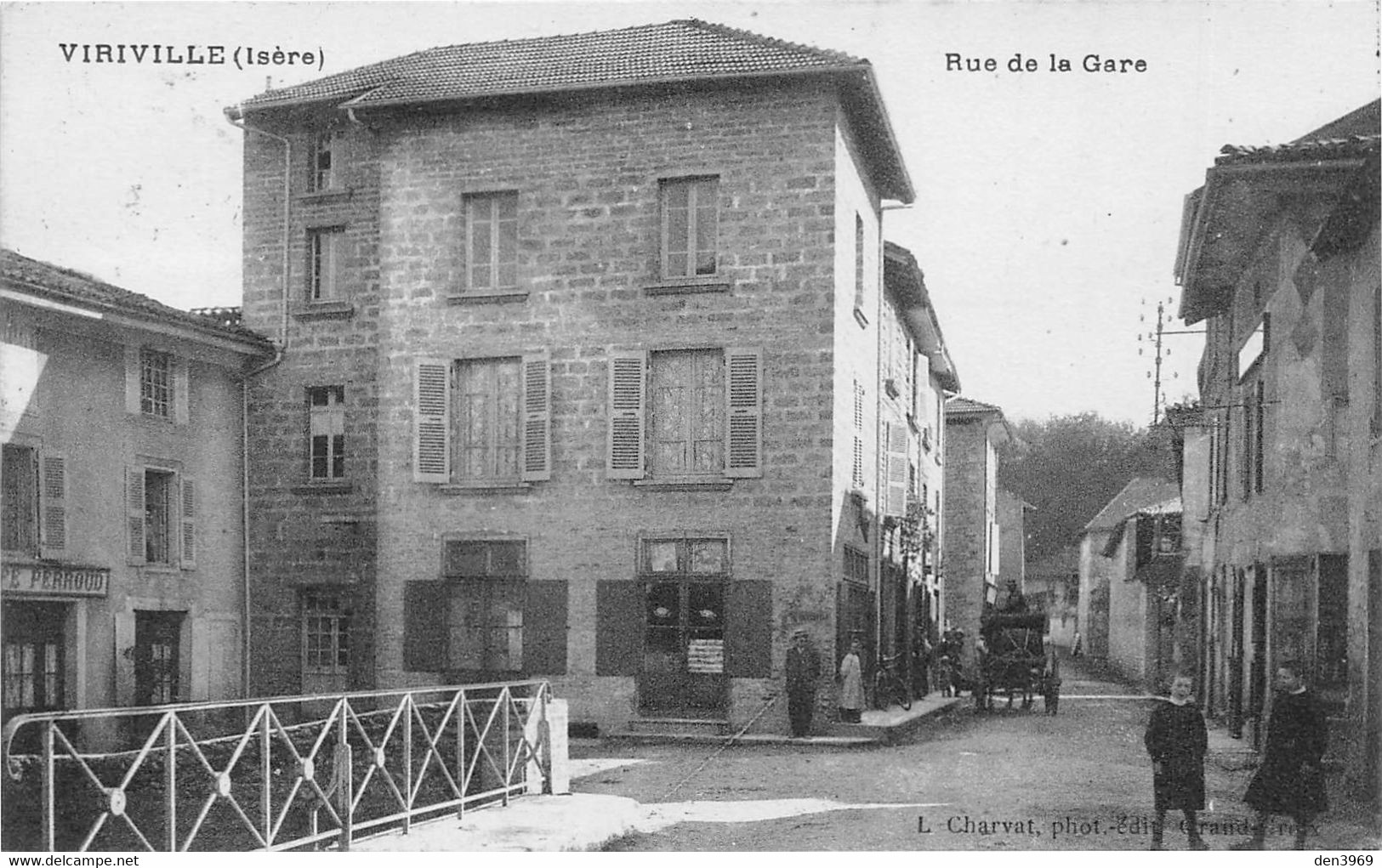 VIRIVILLE (Isère) - Rue De La Gare - Café Perroud - Viriville