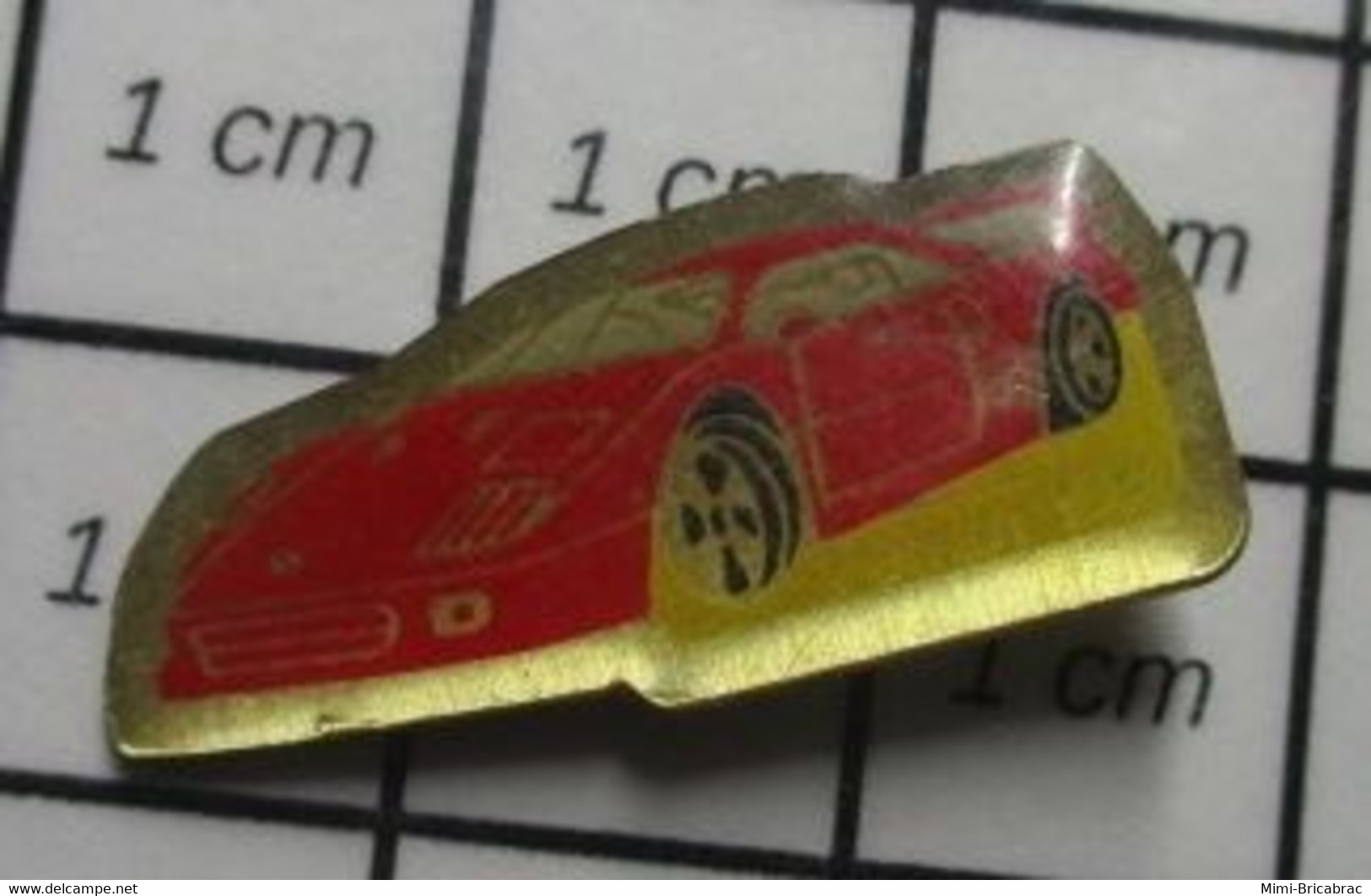 613a Pin's Pins / Beau Et Rare / AUTOMOBILES / FERRARI F40 ROUGE - Ferrari