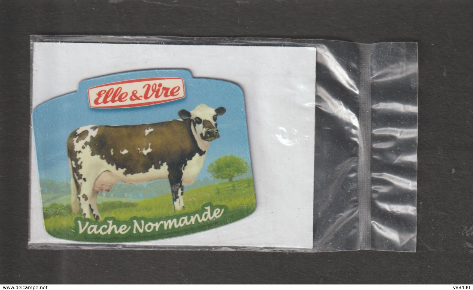 MAGNET - ELLE & VIRE - Vache Normande - Les Produits Laitiers - Voir Les 2 Scan - Publicitaires