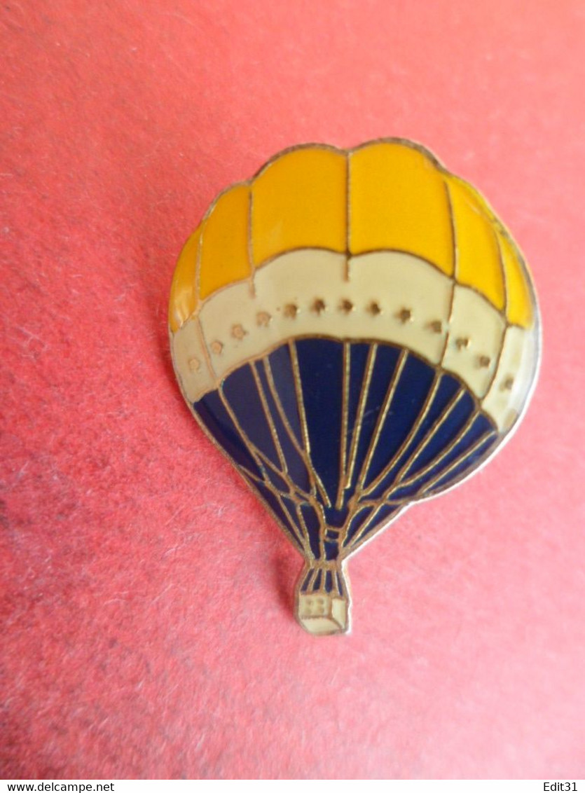 Pins  émail  - Ballon Montgolfière - - Montgolfières