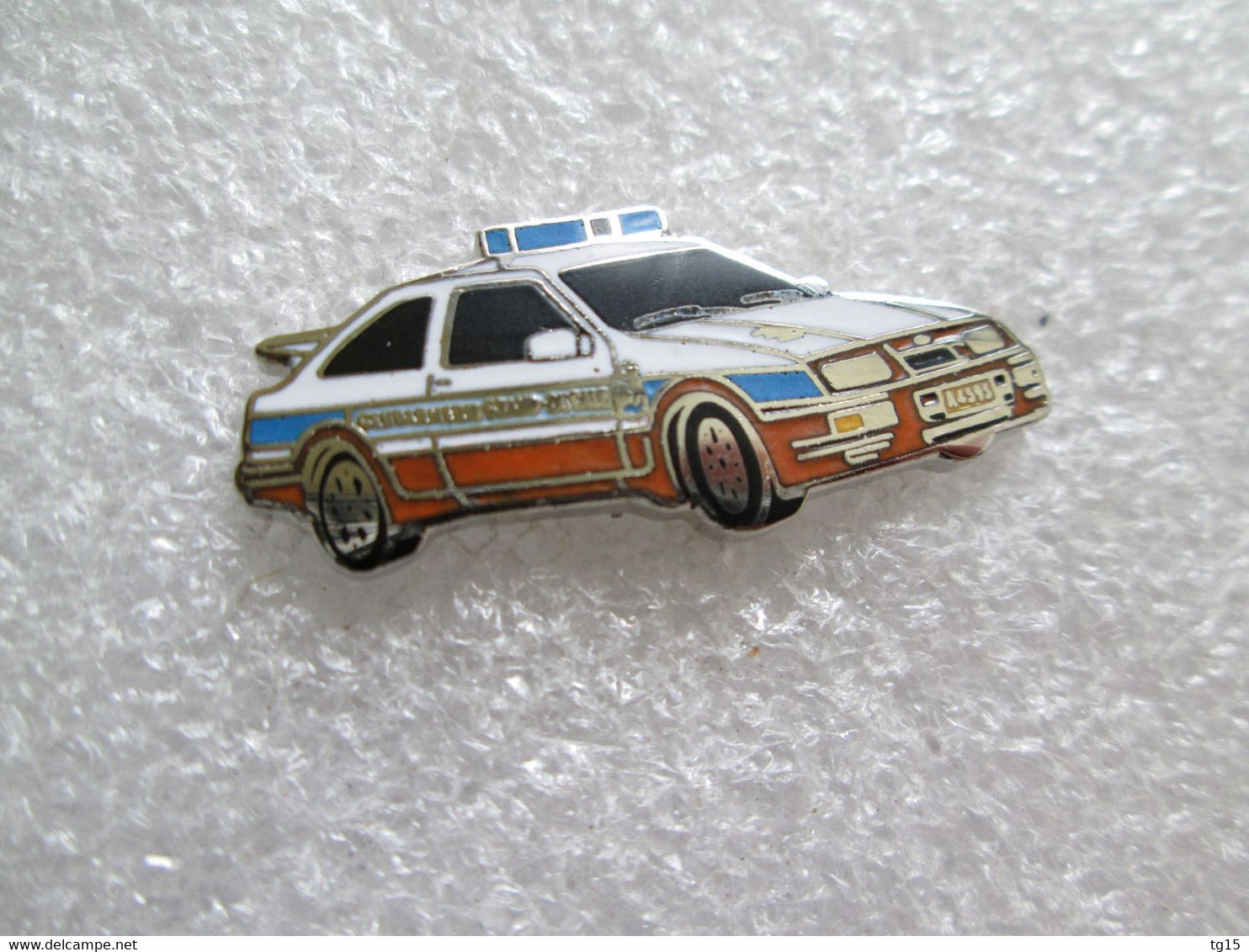 PIN'S   FORD SIERRA  RS  COSWORTH  GENDARMERIE   LUXEMBOURG Email Grand Feu DEHA - Ford