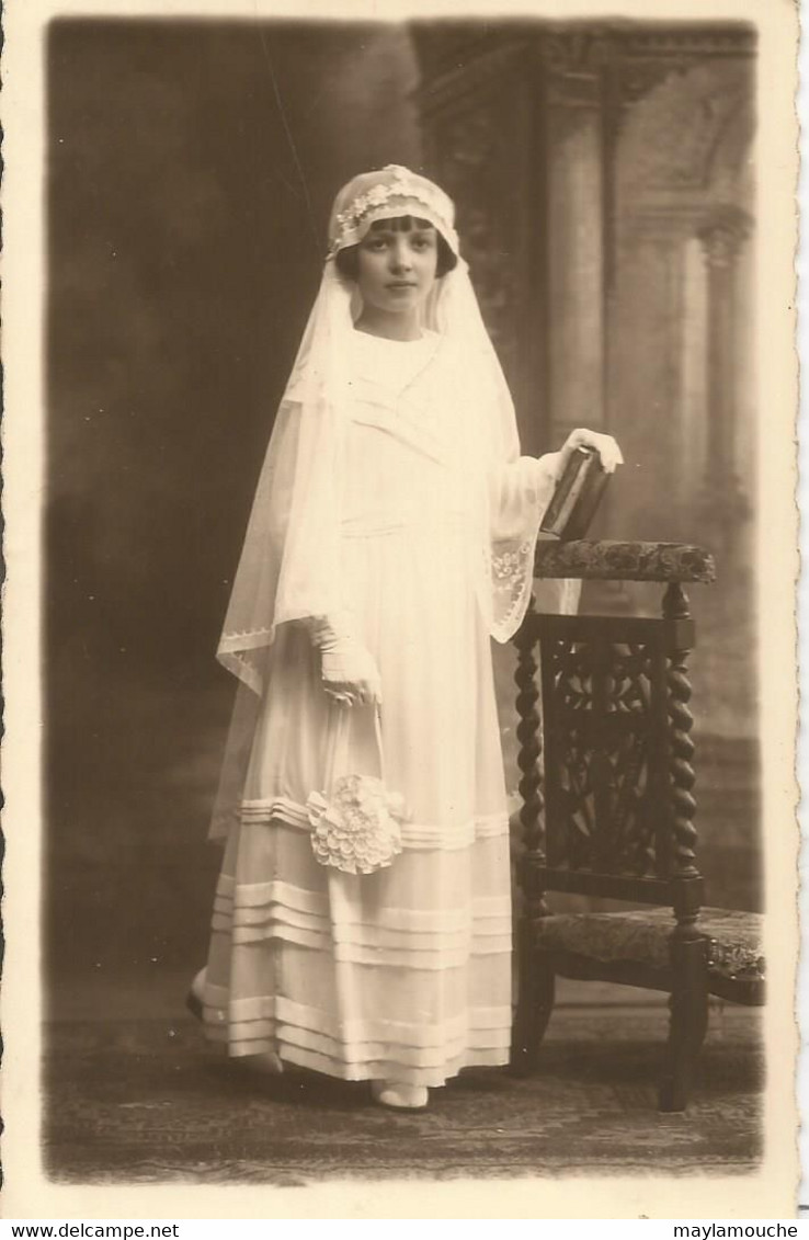 Jeune Fille Communionante ( Photo Carte - Comuniones