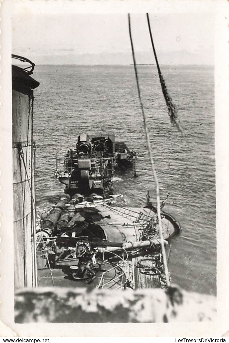 Lot De 4 Petites Photographies D'un Bateau épave - Bateau Detruit Echoué - 9x6.5cm - Krieg, Militär