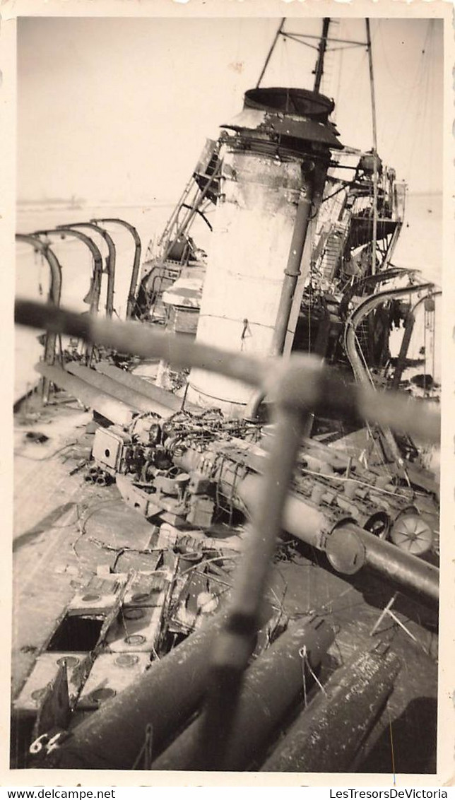 Lot De 2 Petites Photographies D'un Bateau épave - Bateau Detruit Echoué - 7x11cm - Photo Losfeld Malo Les Bains - Krieg, Militär