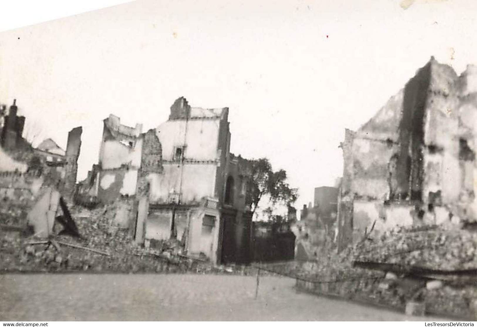 Lot De 7 Petites Photographies De Dunkerque Detruit Pendant La Guerre - Ruines - Bombardements - War, Military