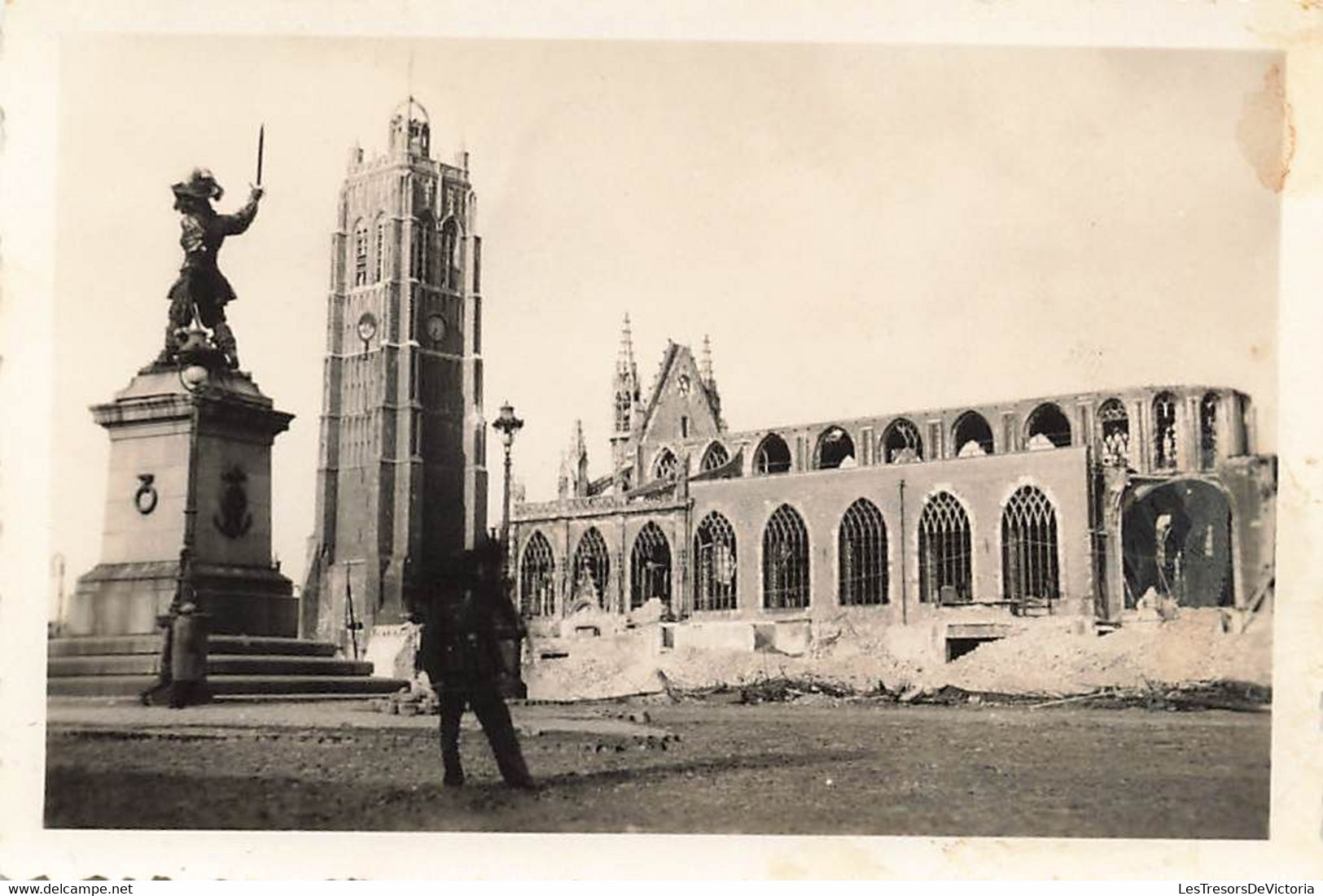 Lot de 7 petites photographies de dunkerque detruit pendant la guerre - ruines - bombardements