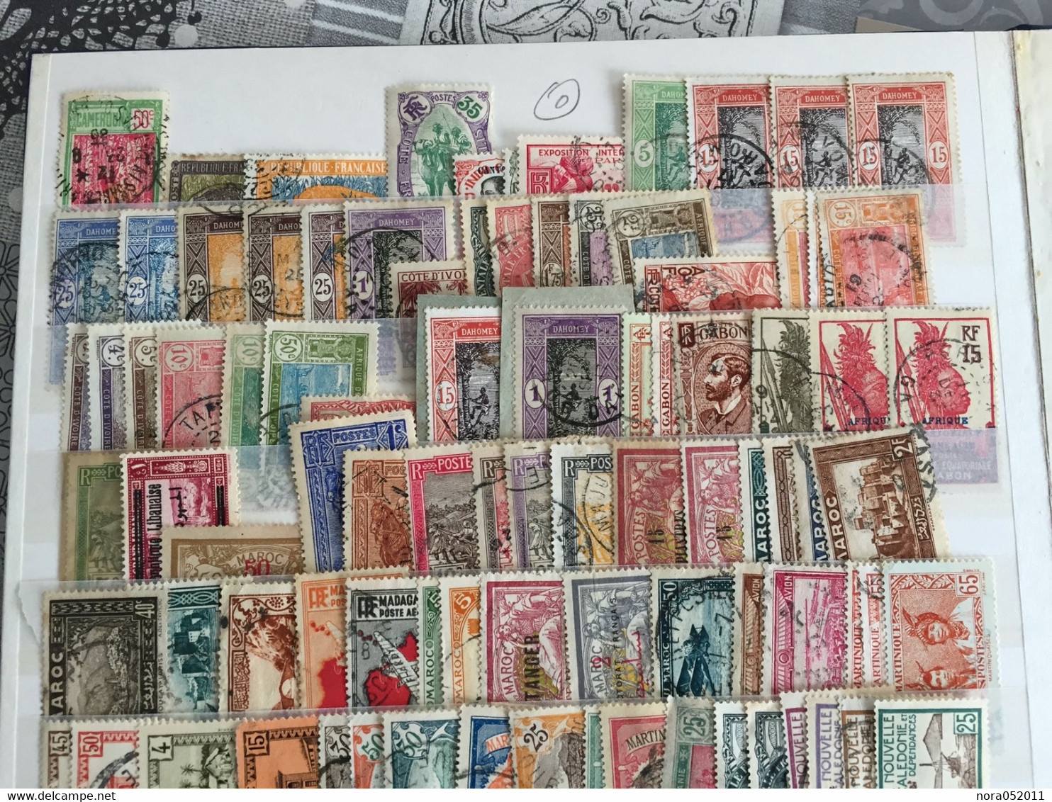 Colonie Française en album Neuf*/ oblitéré voir photos de très bon timbres Remise en vente suite a une enchère avortée