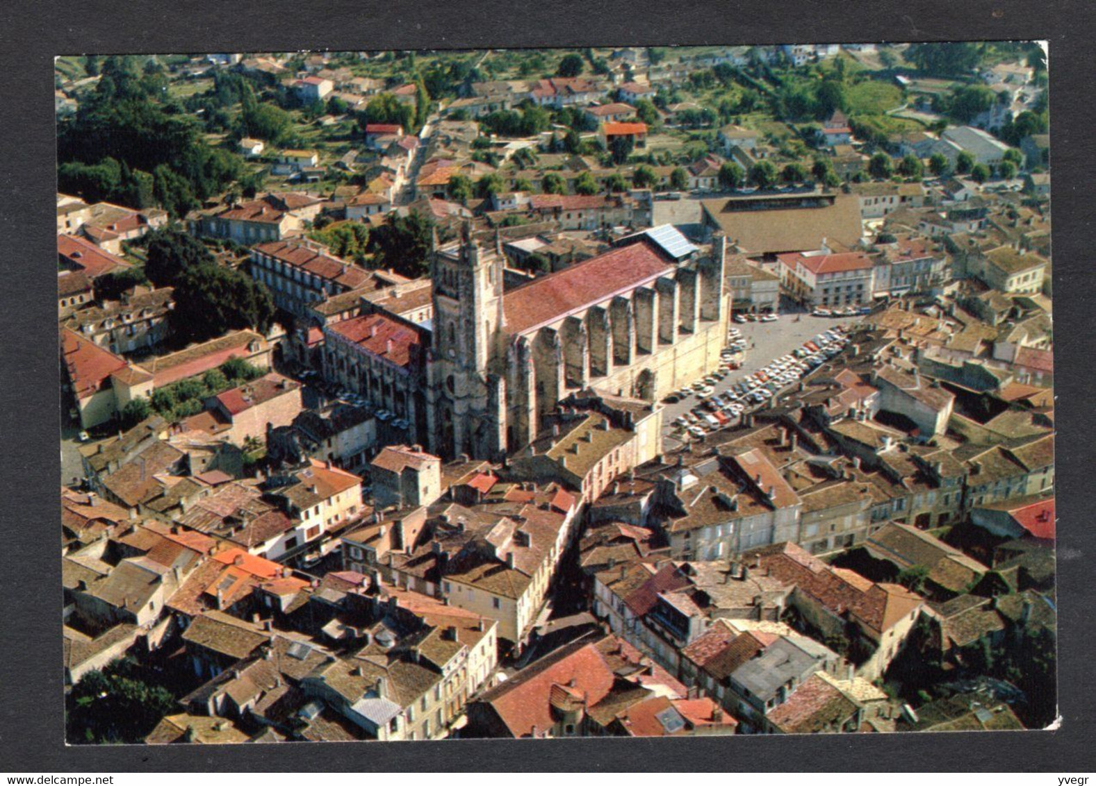 CONDOM (32 Gers) Vue Panoramique Sur La Cathédrale St-pierre Et Le Centre De La Ville (Cap Théojac N° 320205) - Condom