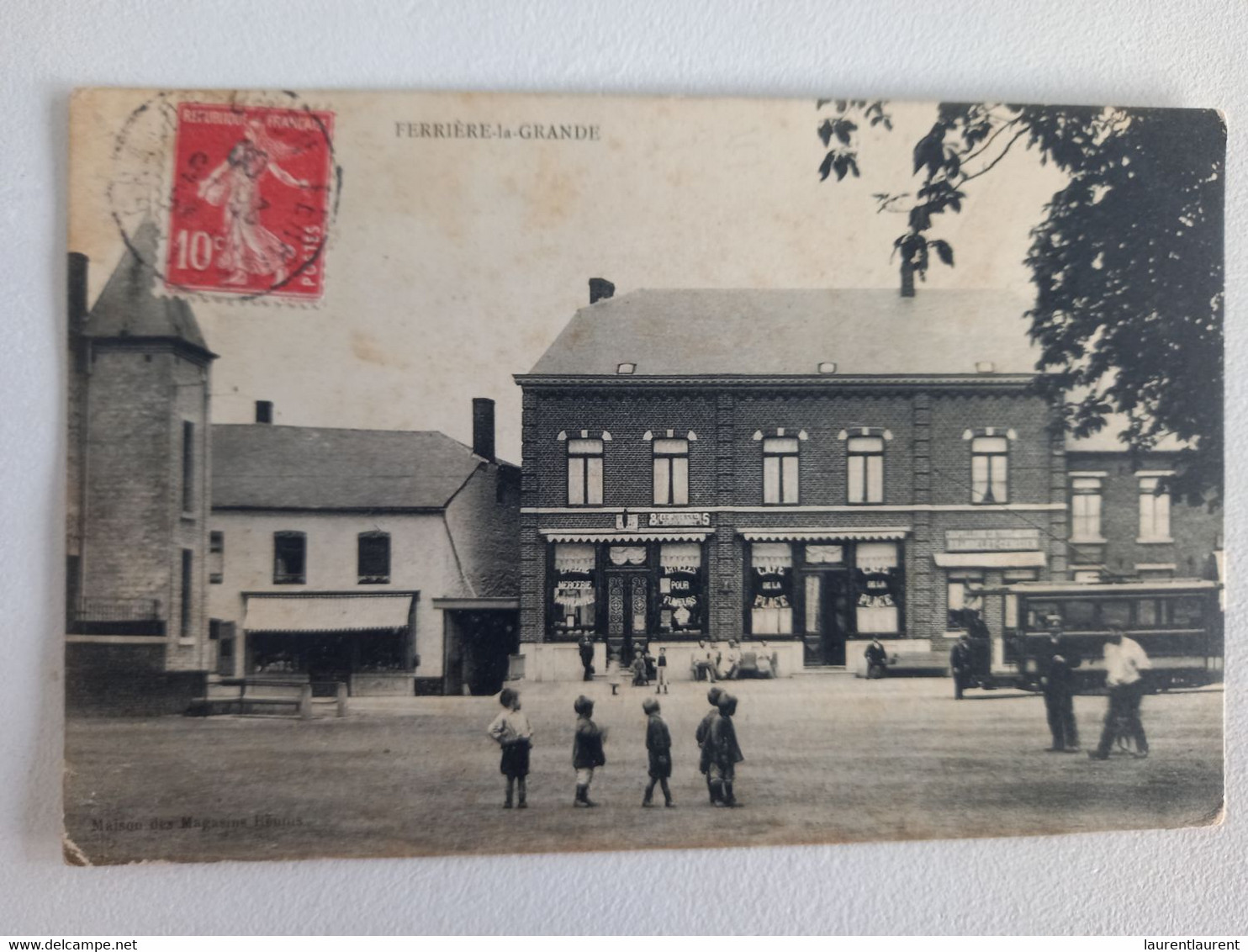 FERRIERE-LA-GRANDE - Cafe De La Place , Tram 1909 - Louvroil