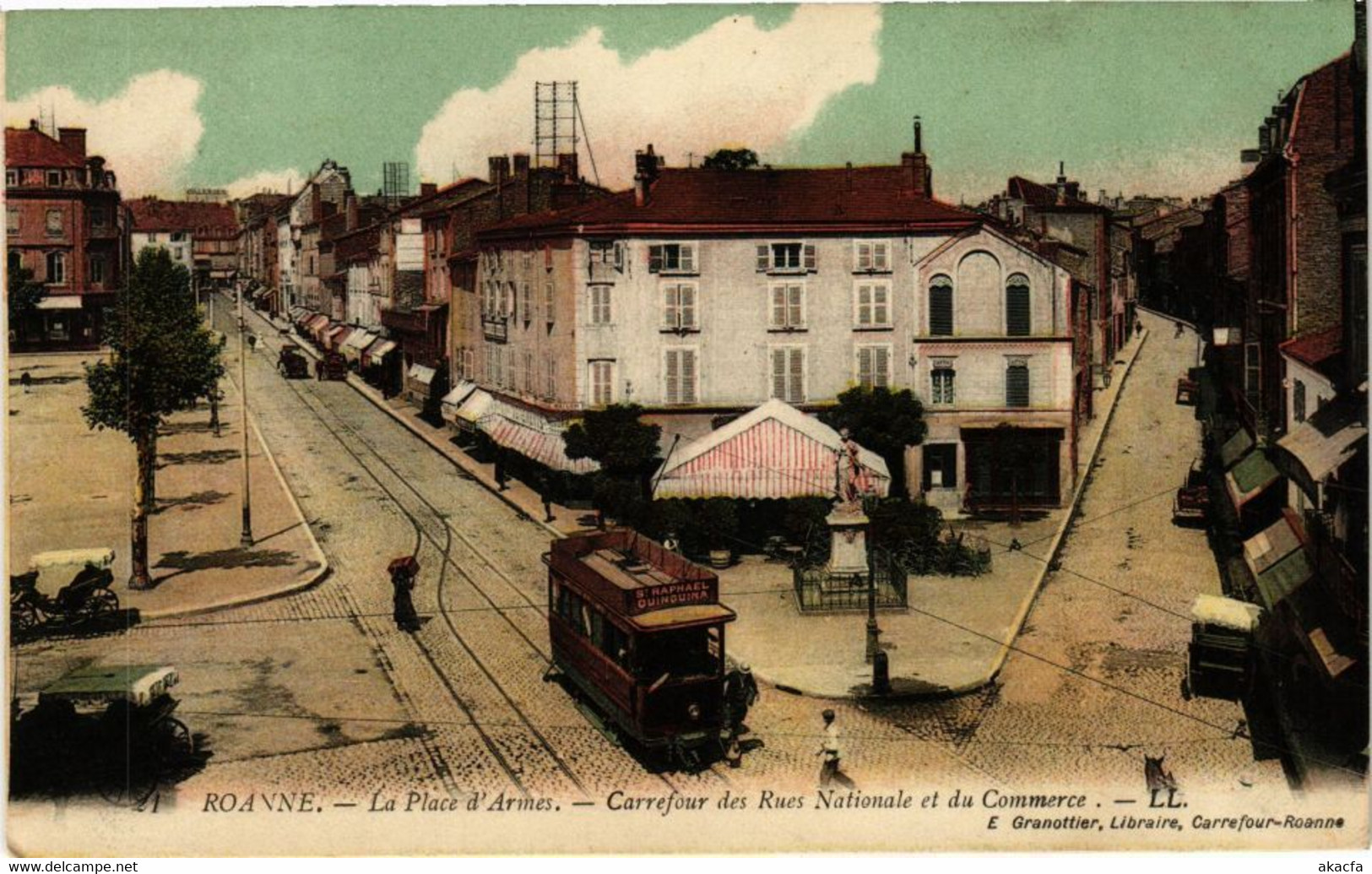 CPA ROANNE-La Place D'Armes-Carr. Des Rues Nationale,du Commerce (225526) - Roanne