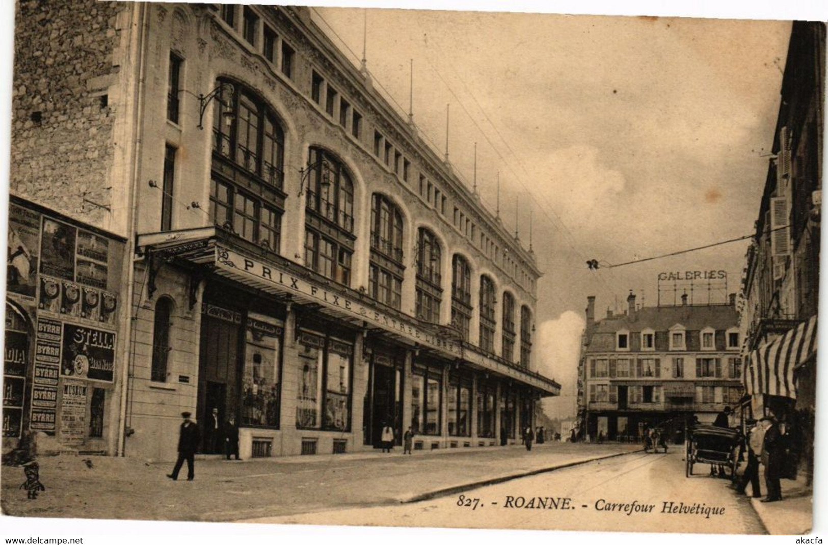 CPA ROANNE - Carrefour Helvétique (263404) - Roanne