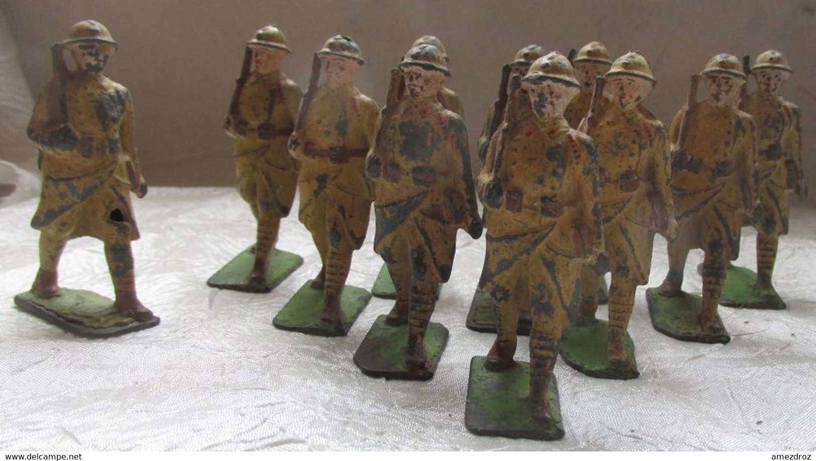 Figurines 1945-1951 Quiralu Lot De Onze Soldats Type Anglais 1er Guerre  Taille 63-64 Mm Plomb Creux - Quiralu